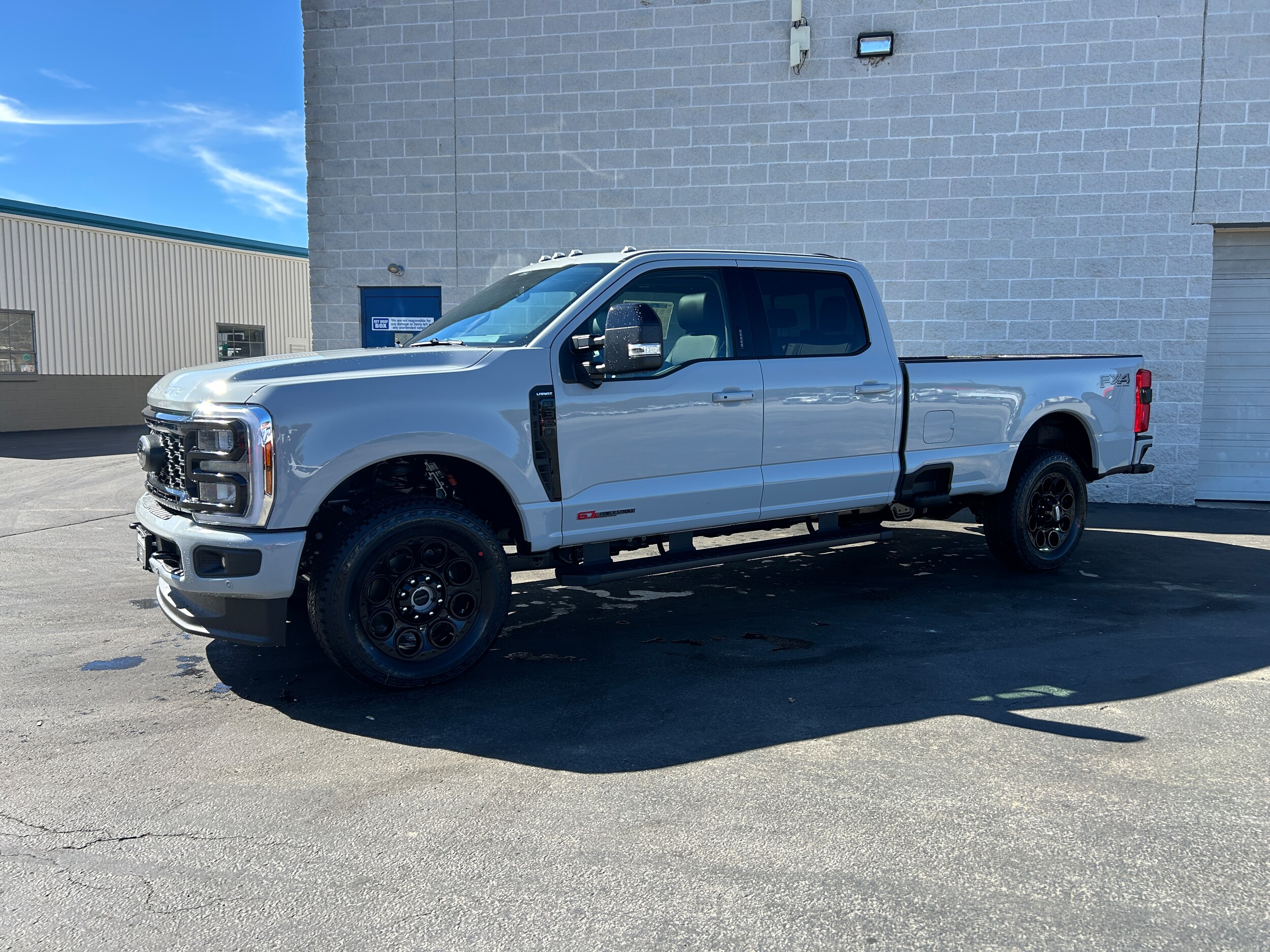 2026 Ford F-350 Lariat photo 4