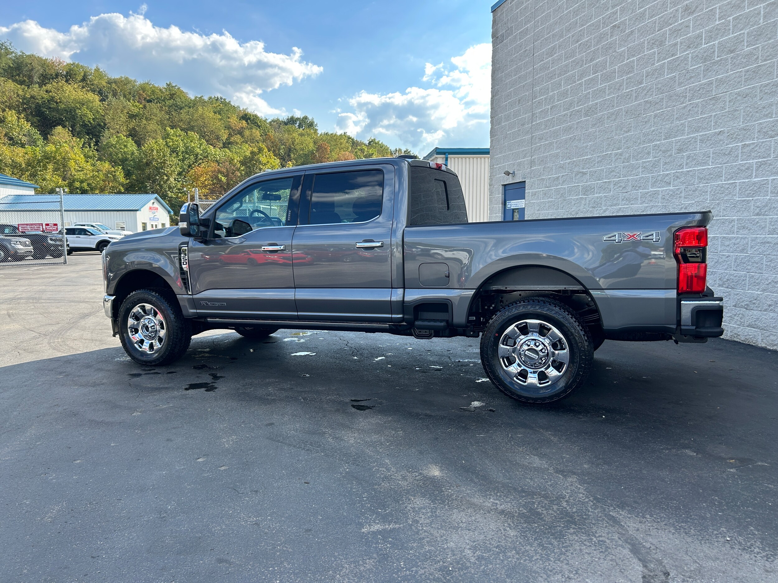 2026 Ford F-350 Lariat photo 4