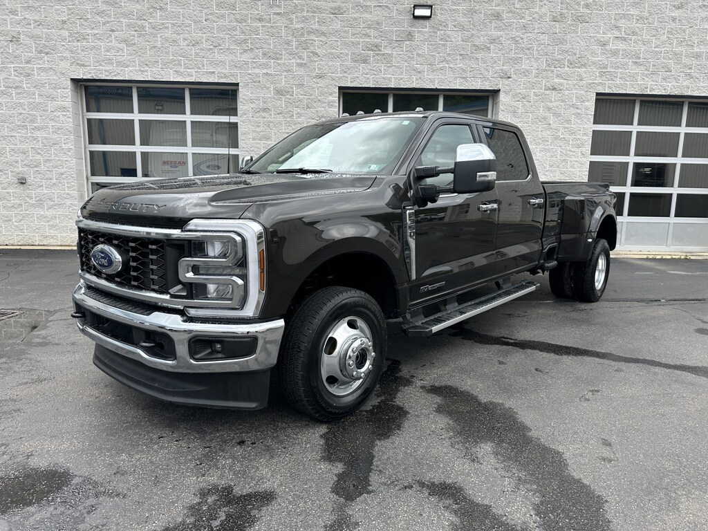 Certified 2025 Ford F-350 Lariat Truck Crew Cab