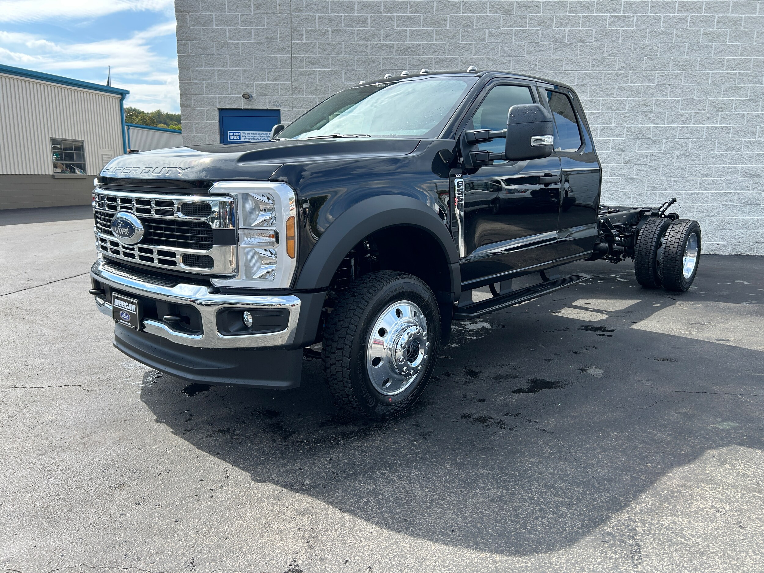 2026 Ford F-550 XLT photo 2