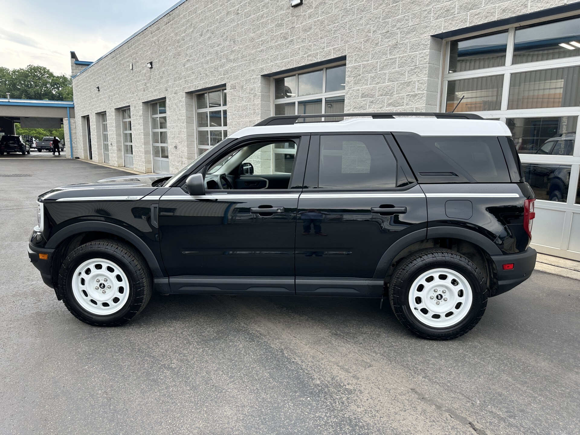 2024 Ford Bronco Sport Heritage photo 3