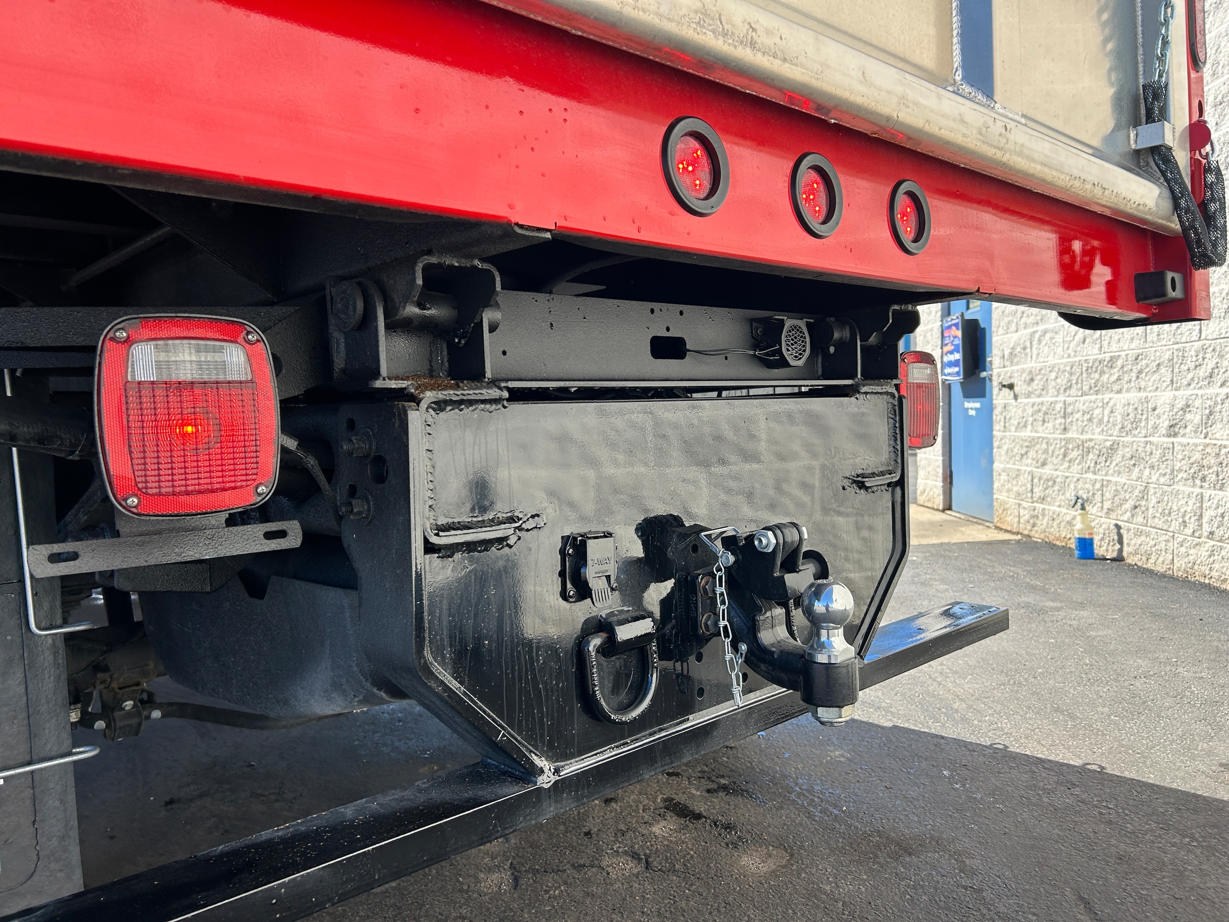 2025 Ford F-550 Super Duty Chassis Cab XL - Photo 23