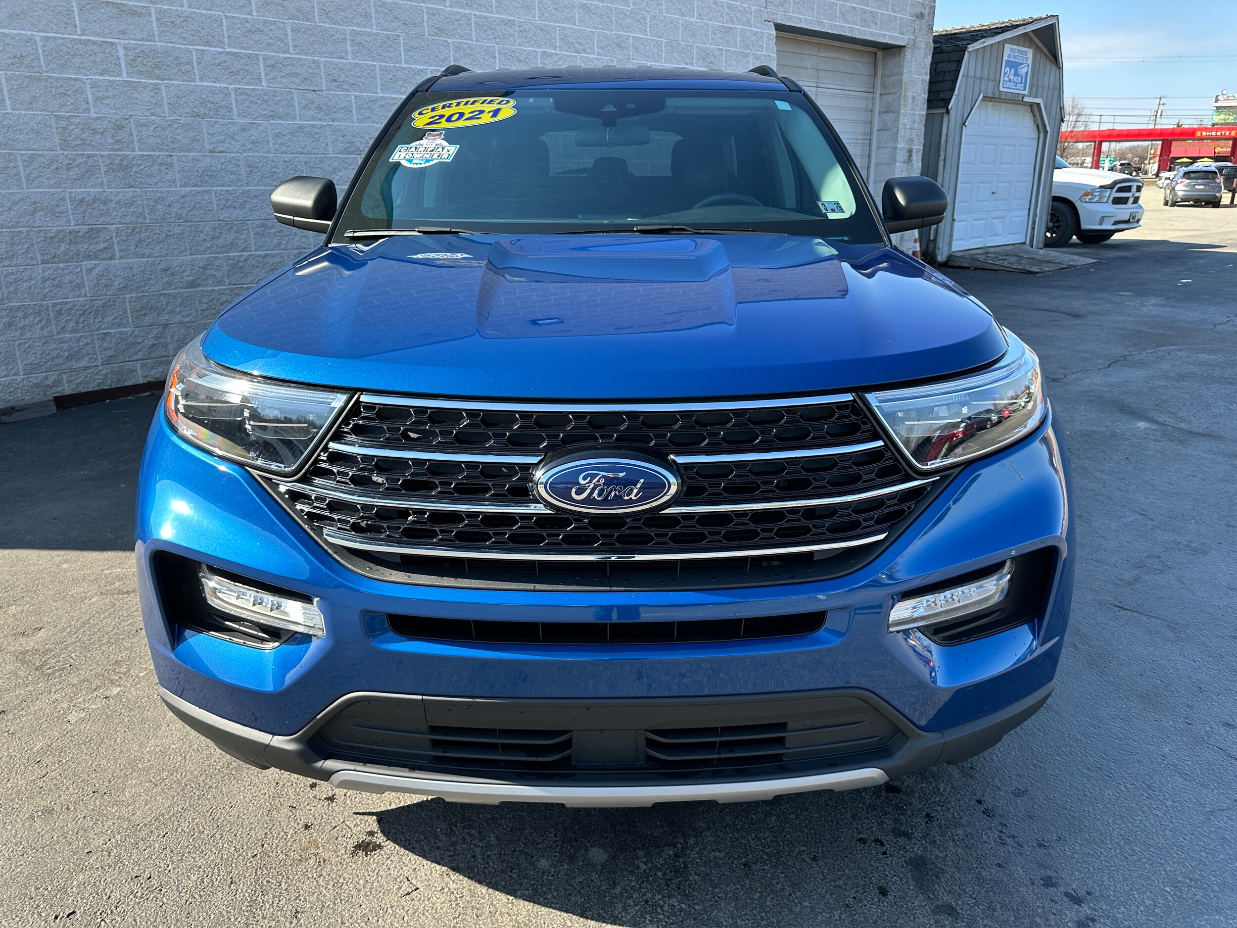 2021 Ford Explorer XLT photo 3