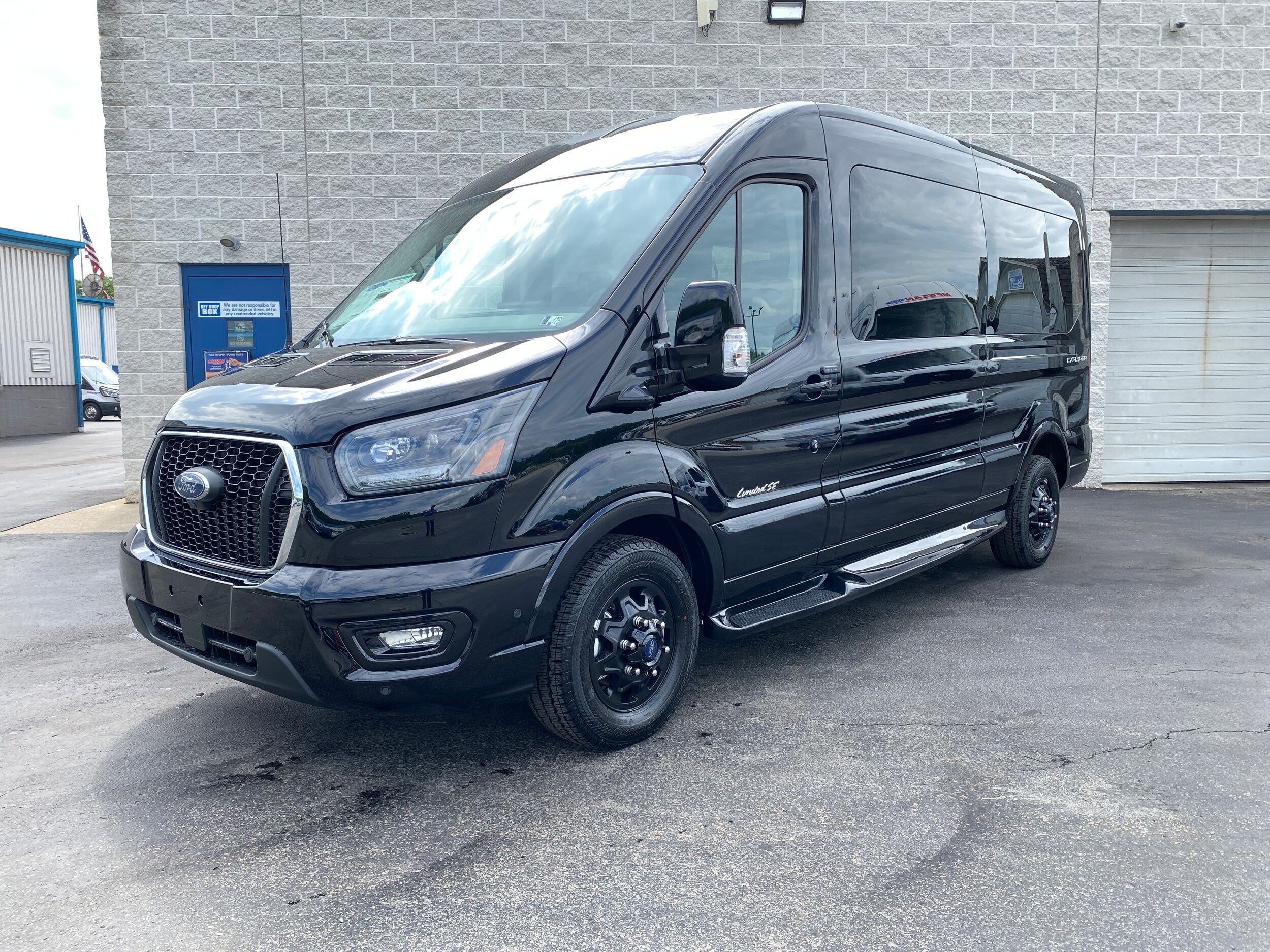 2025 Ford Transit Passenger Van photo 3