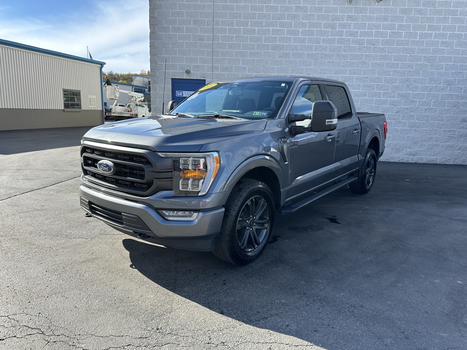 2022 Ford F-150 XLT photo 2