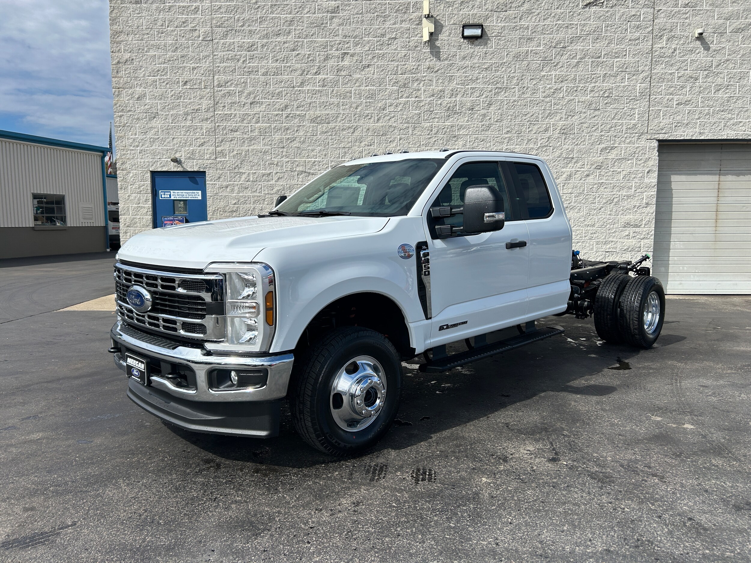 2026 Ford F-350 photo 4