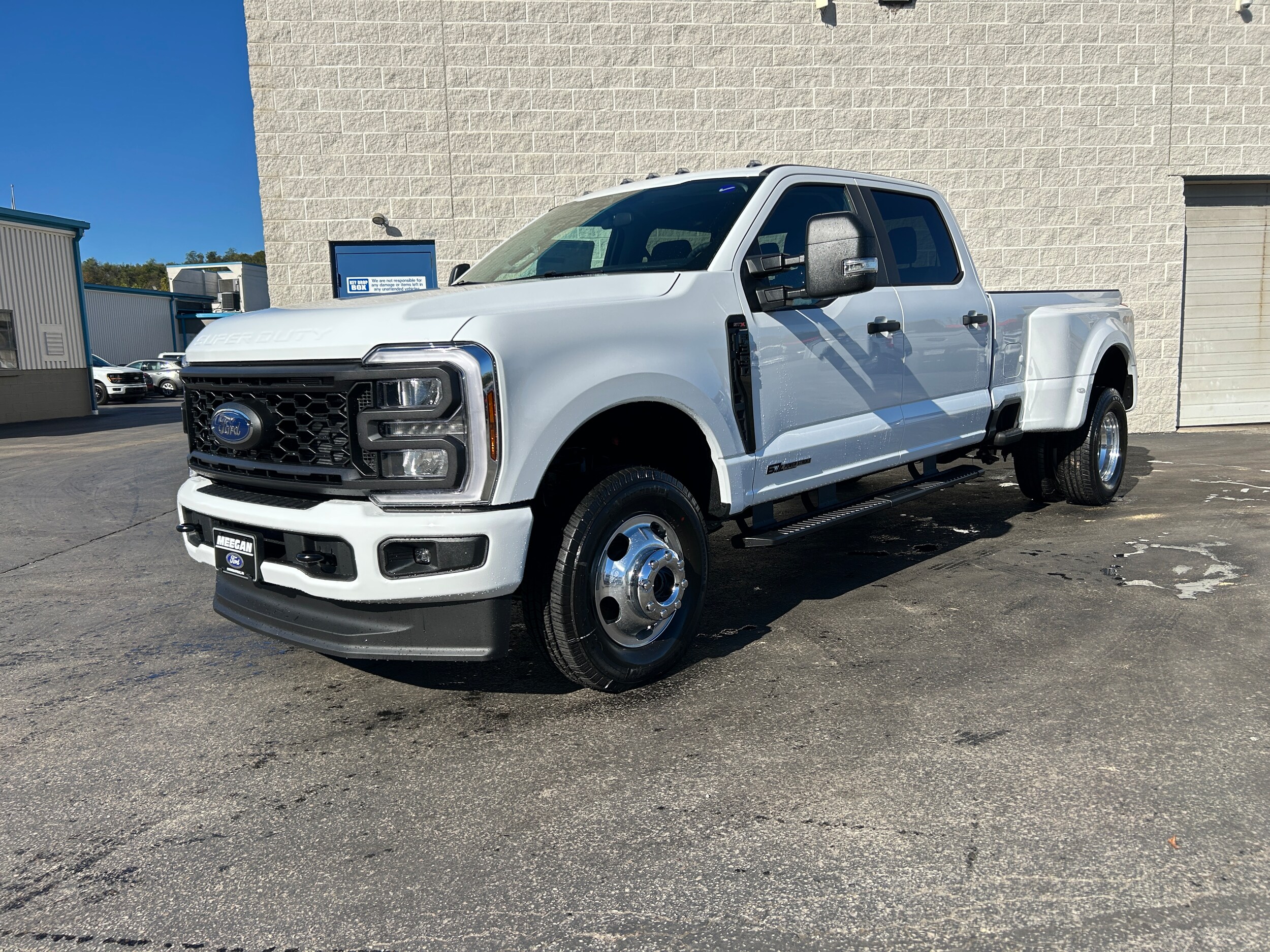 2026 Ford F-350 XL photo 2