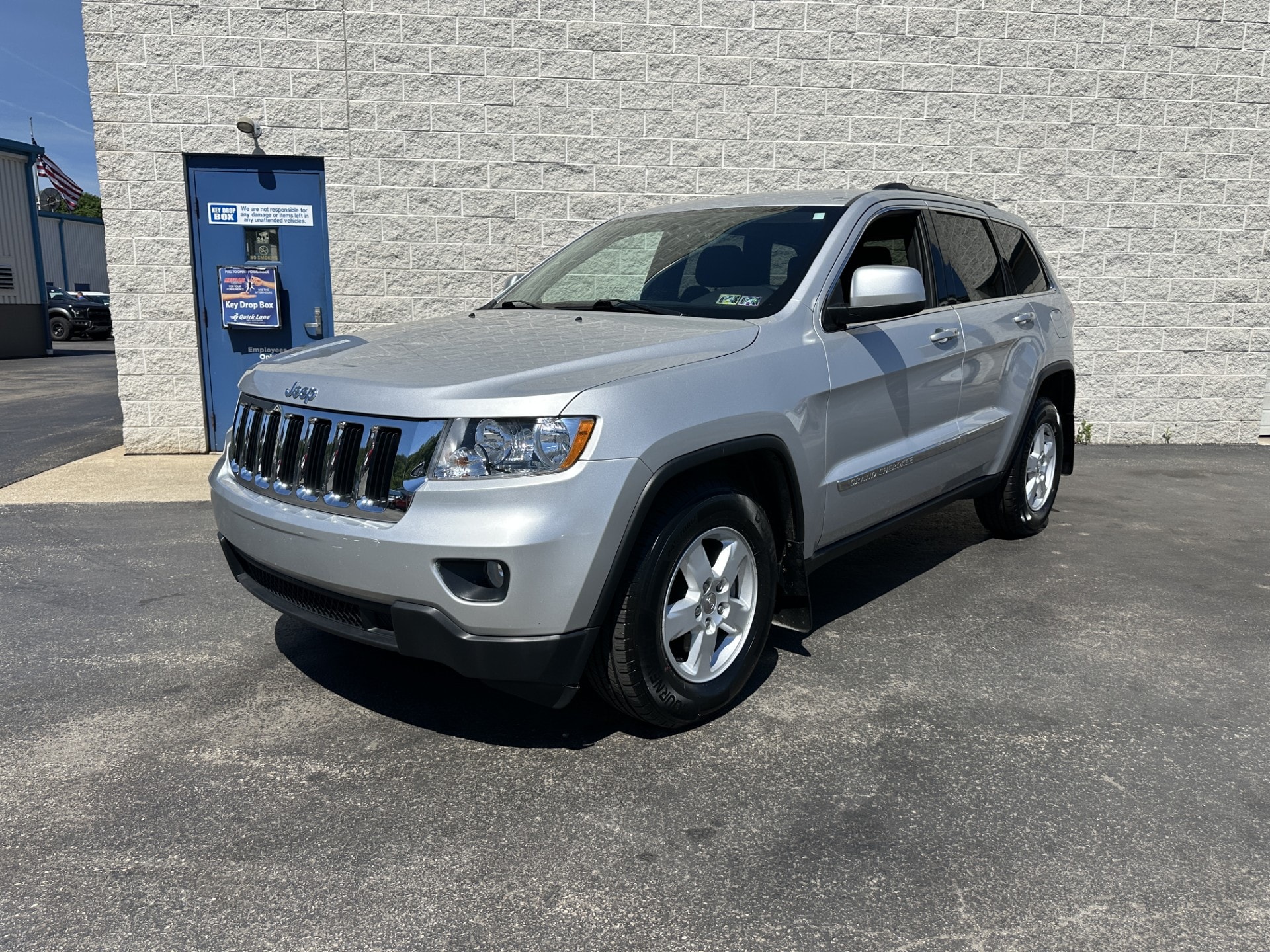 2011 Jeep Grand Cherokee Laredo 4WD's photo