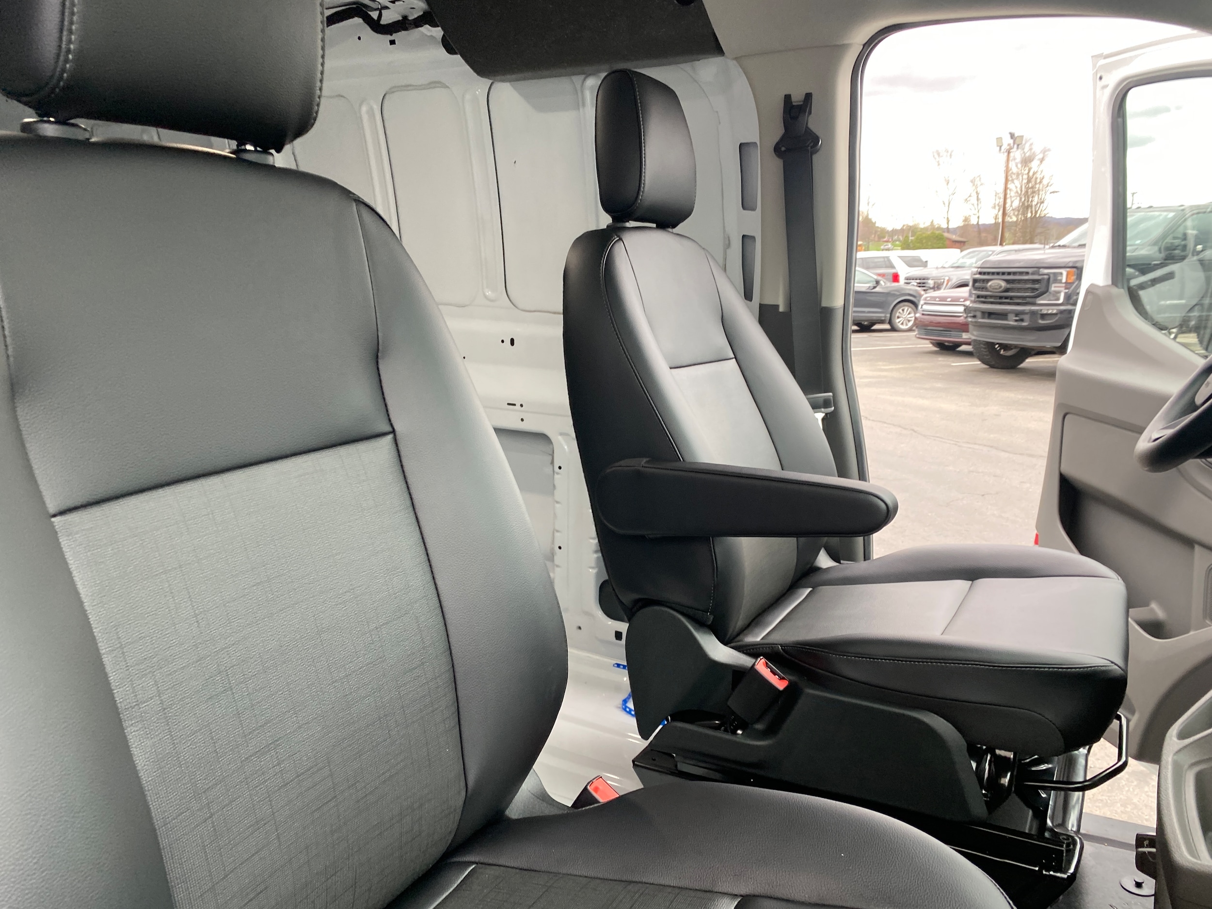 2025 Ford Transit Van Base - Photo 26