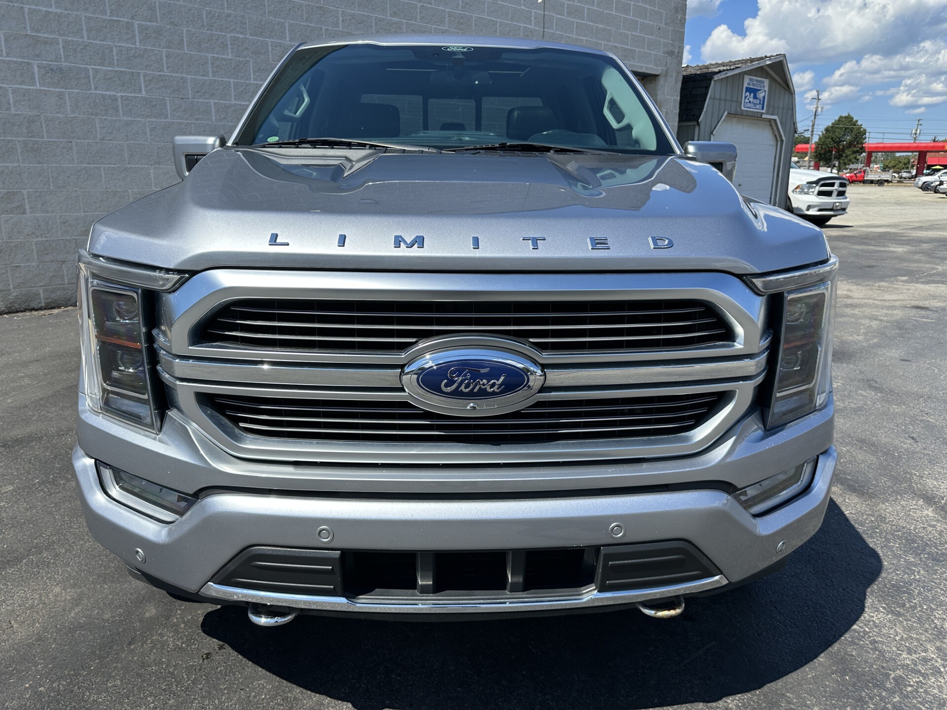 2022 Ford F-150 Limited photo 3