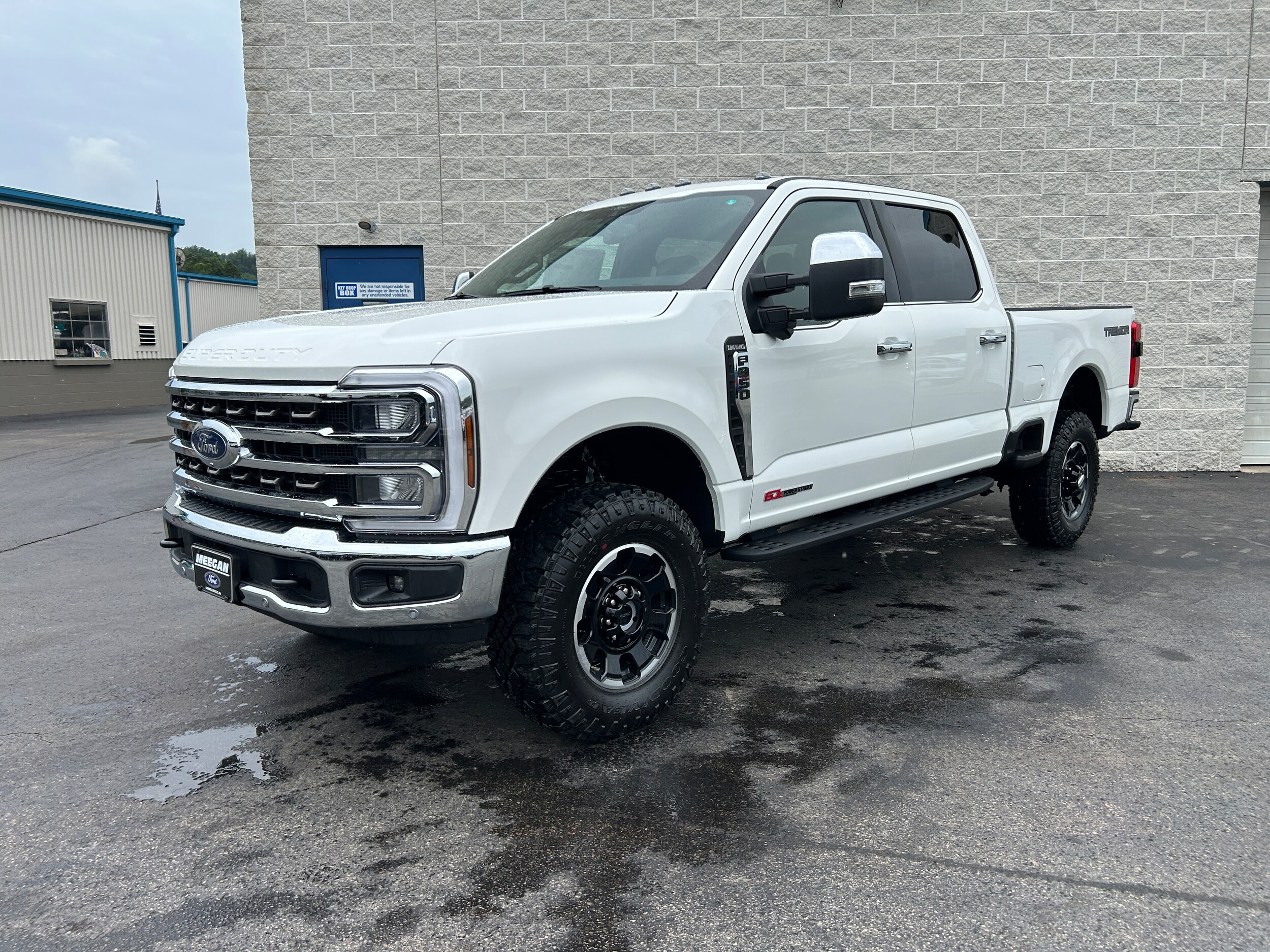 2025 Ford F-350 King Ranch photo 3