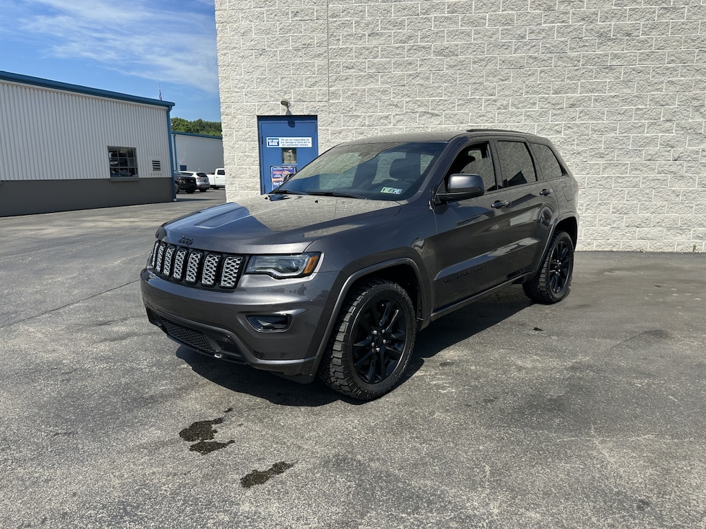 Used 2021 Jeep Grand Cherokee Laredo SUV