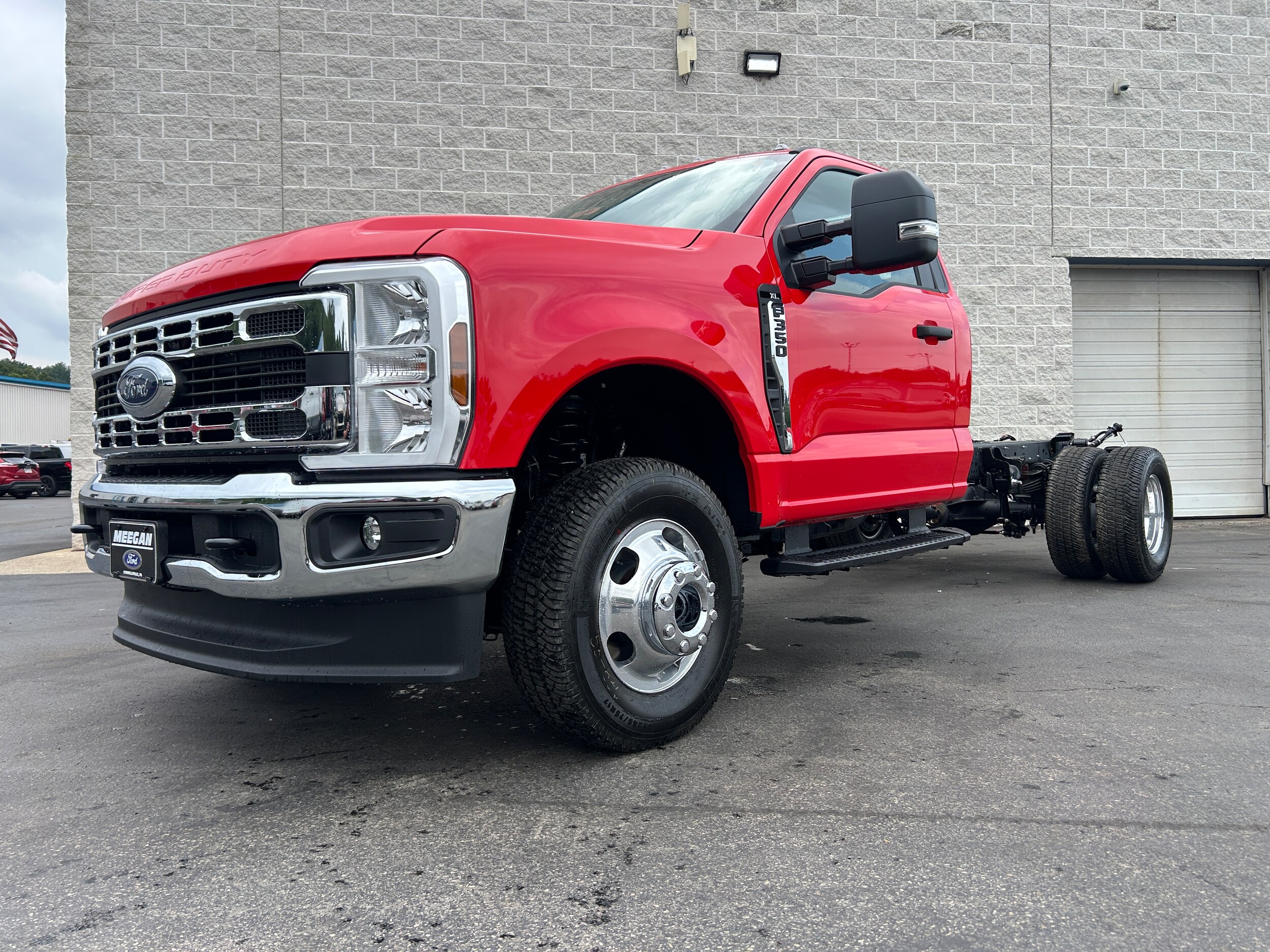 2025 Ford F-350 XL photo 3
