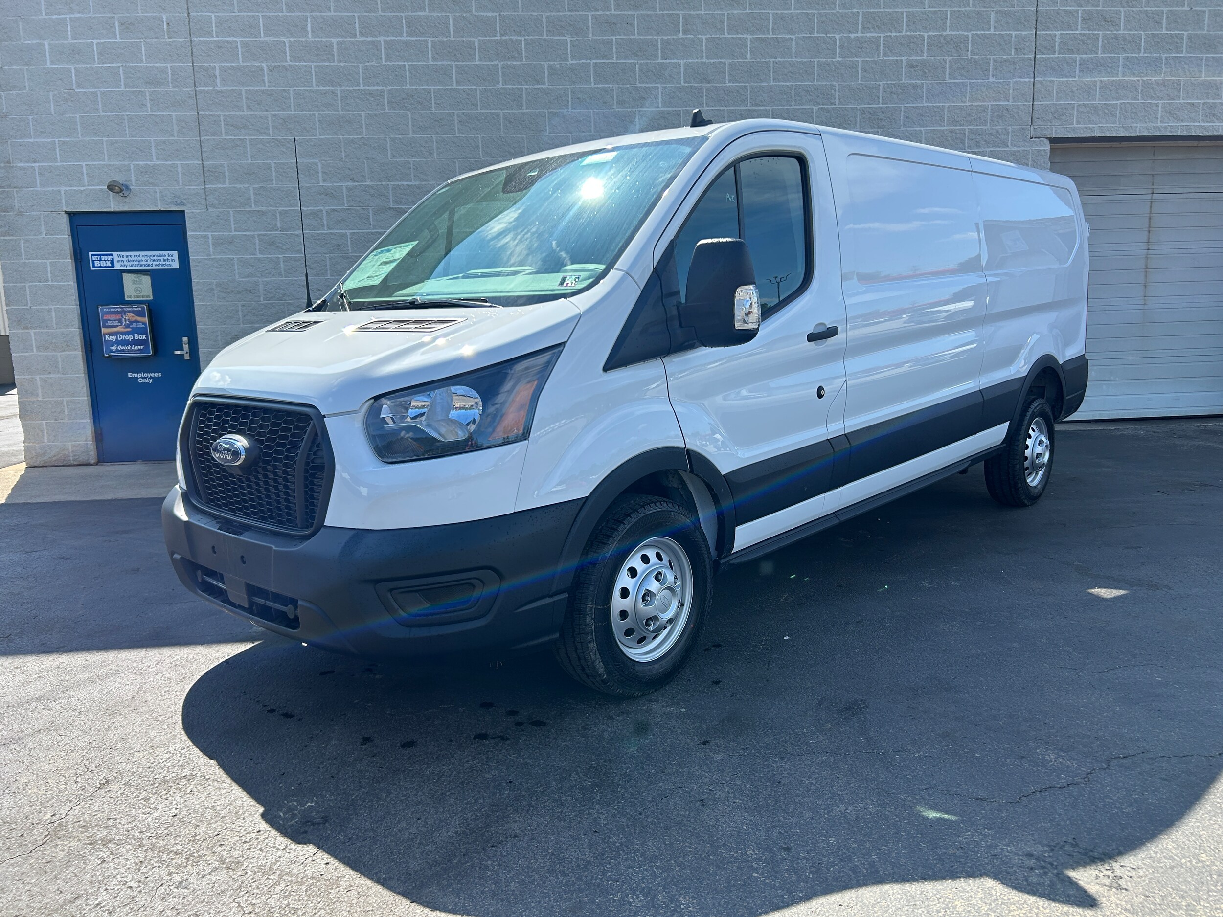 2025 Ford Transit Cargo Van photo 2
