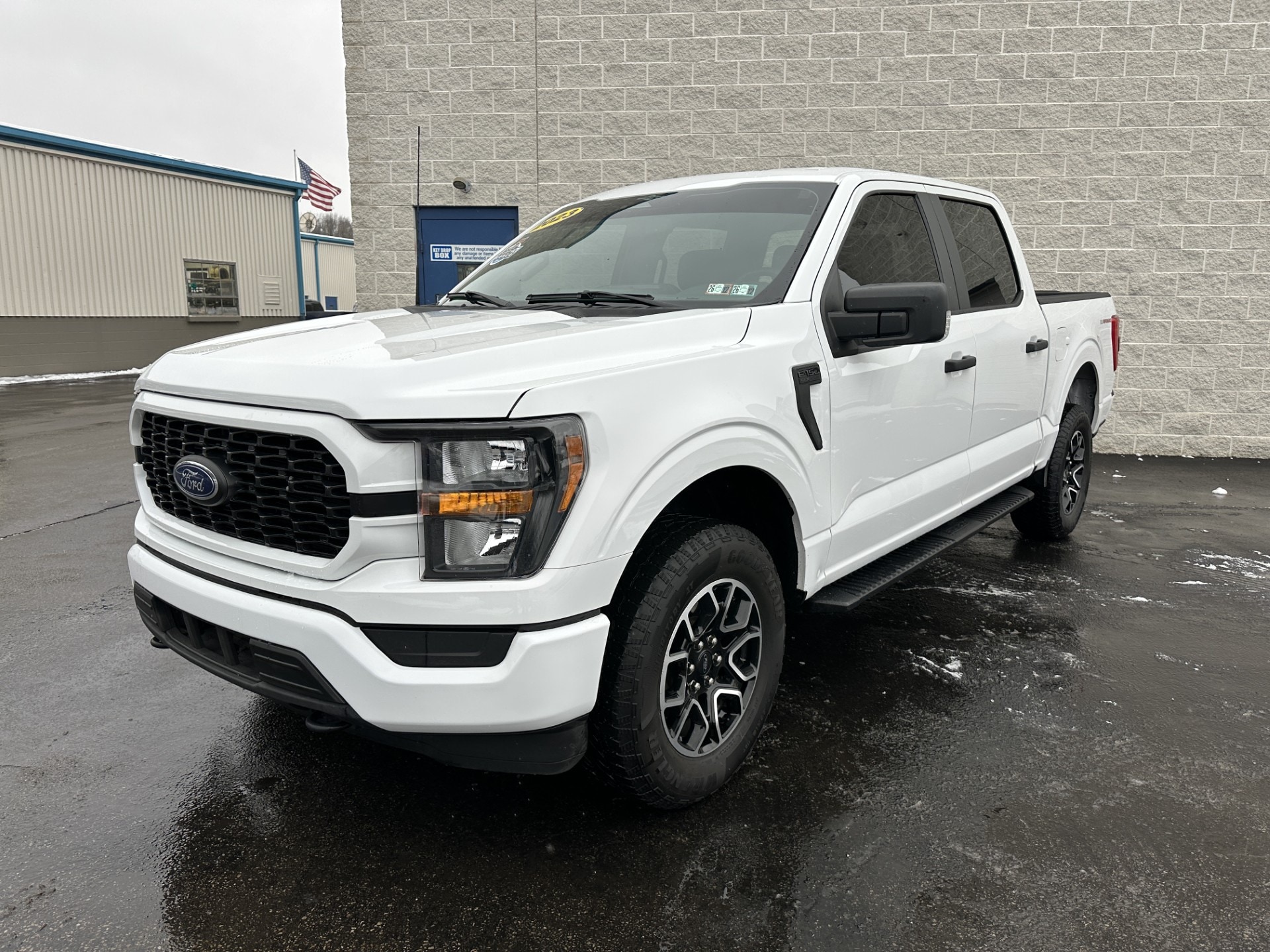 2023 Ford F-150 XL's photo