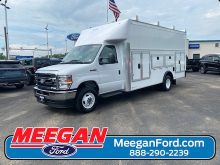 2027 Ford E-450 Cutaway WorkPort Body E-450 DRW VAN