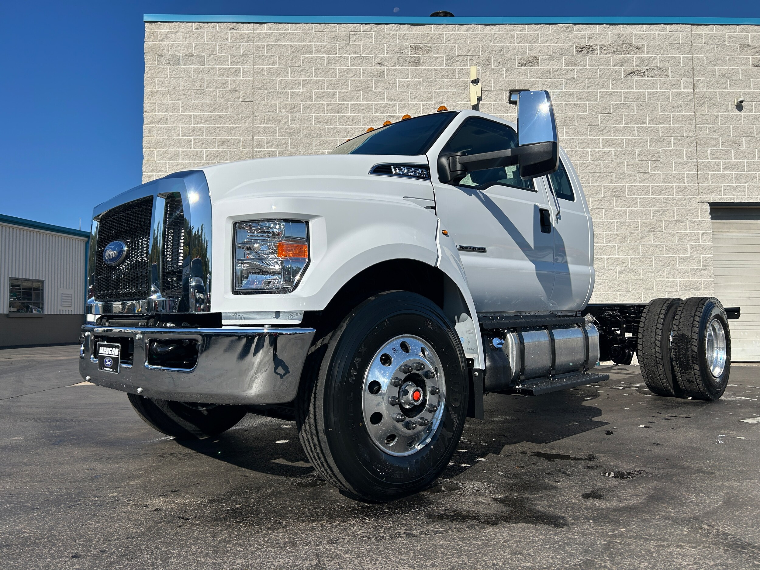 2026 Ford F-650 photo 3