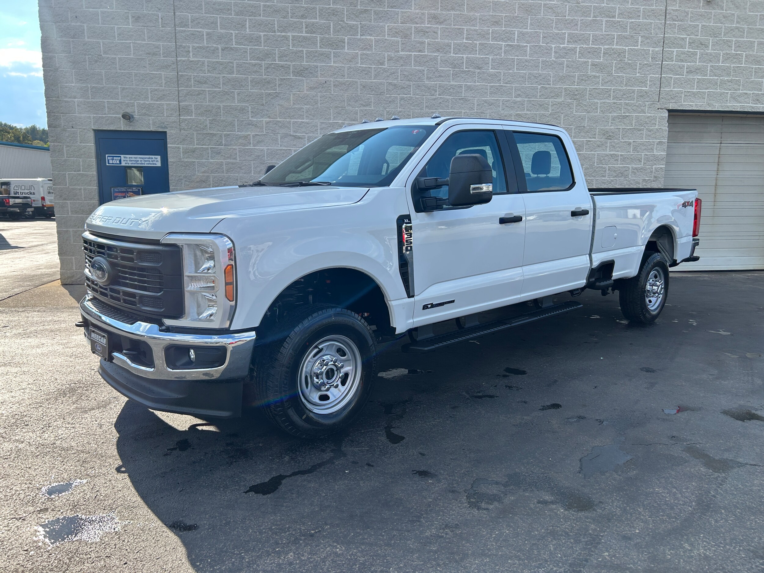 2026 Ford F-350 XL photo 4