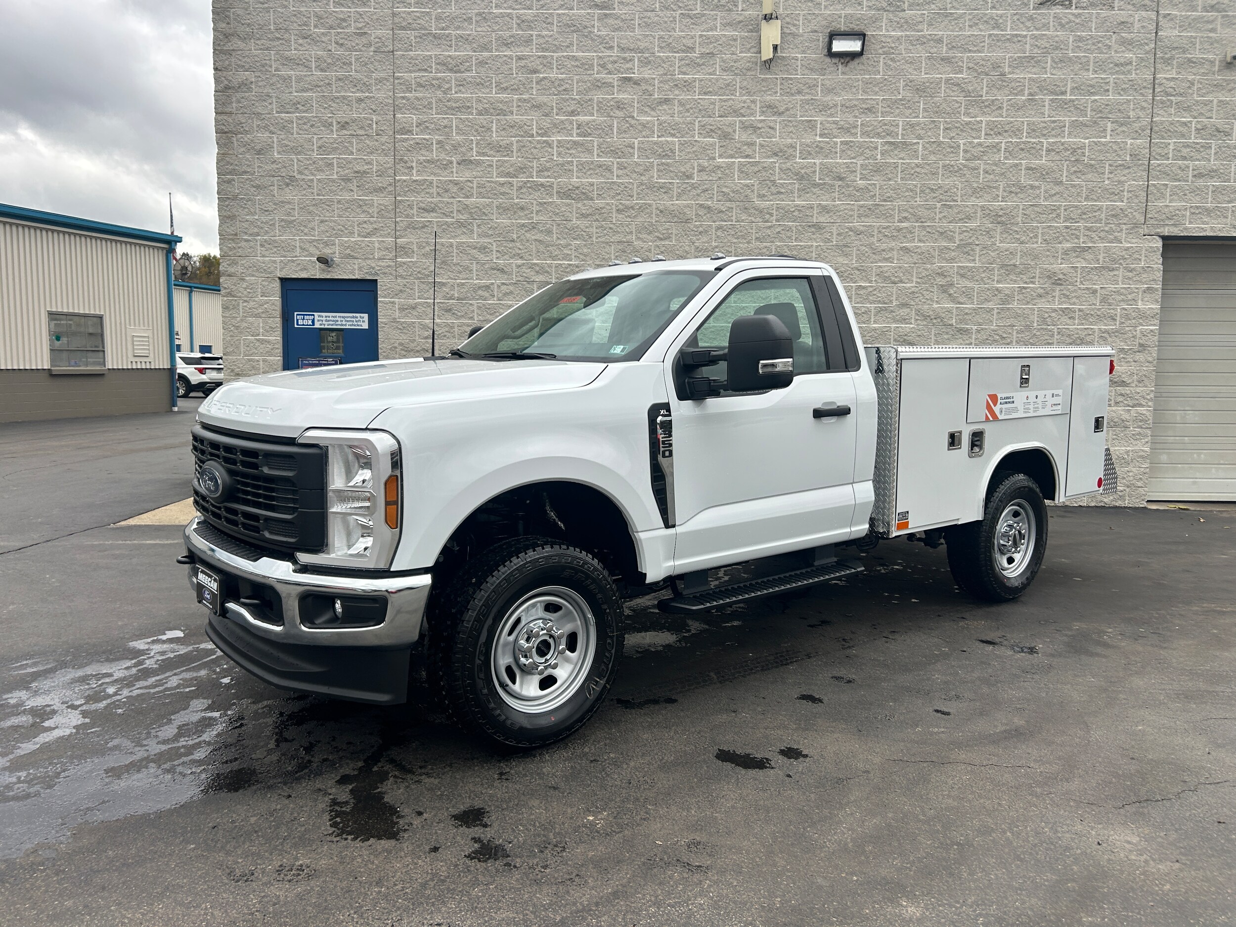 2026 Ford F-350 XL photo 4