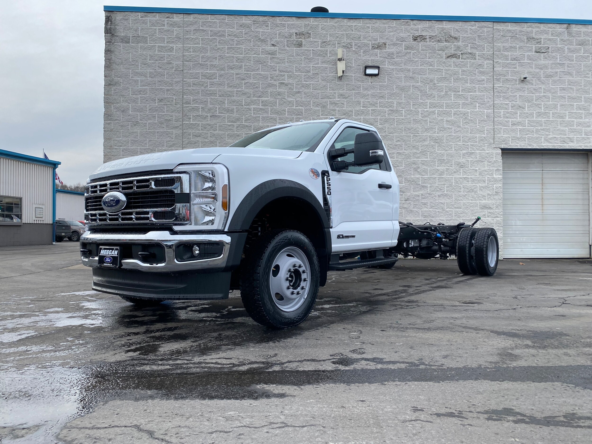 2025 Ford F-550 XL photo 3