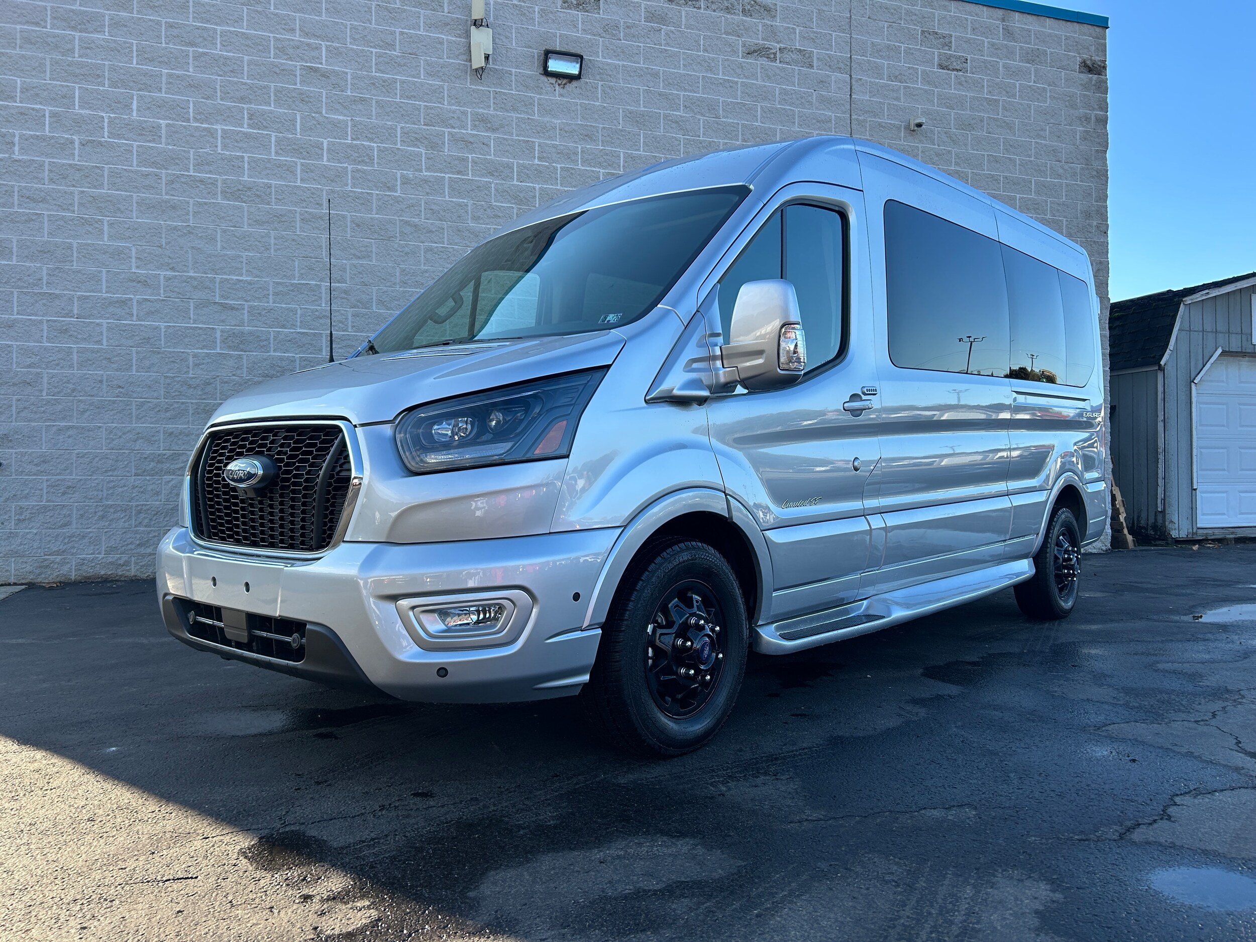 2025 Ford Transit Passenger Van photo 3