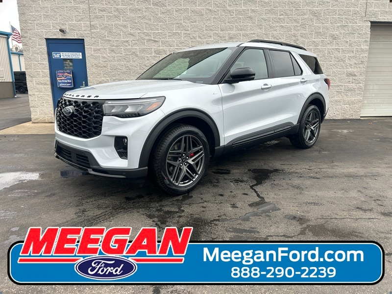 2026 Ford Explorer ST-LINE's photo