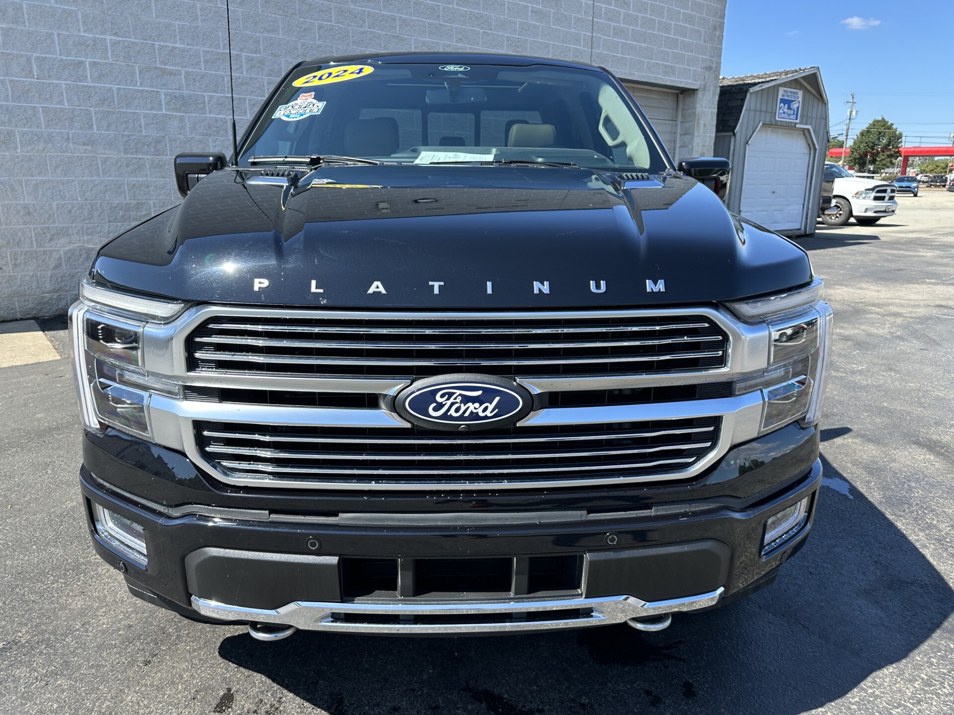 2024 Ford F-150 Platinum photo 3