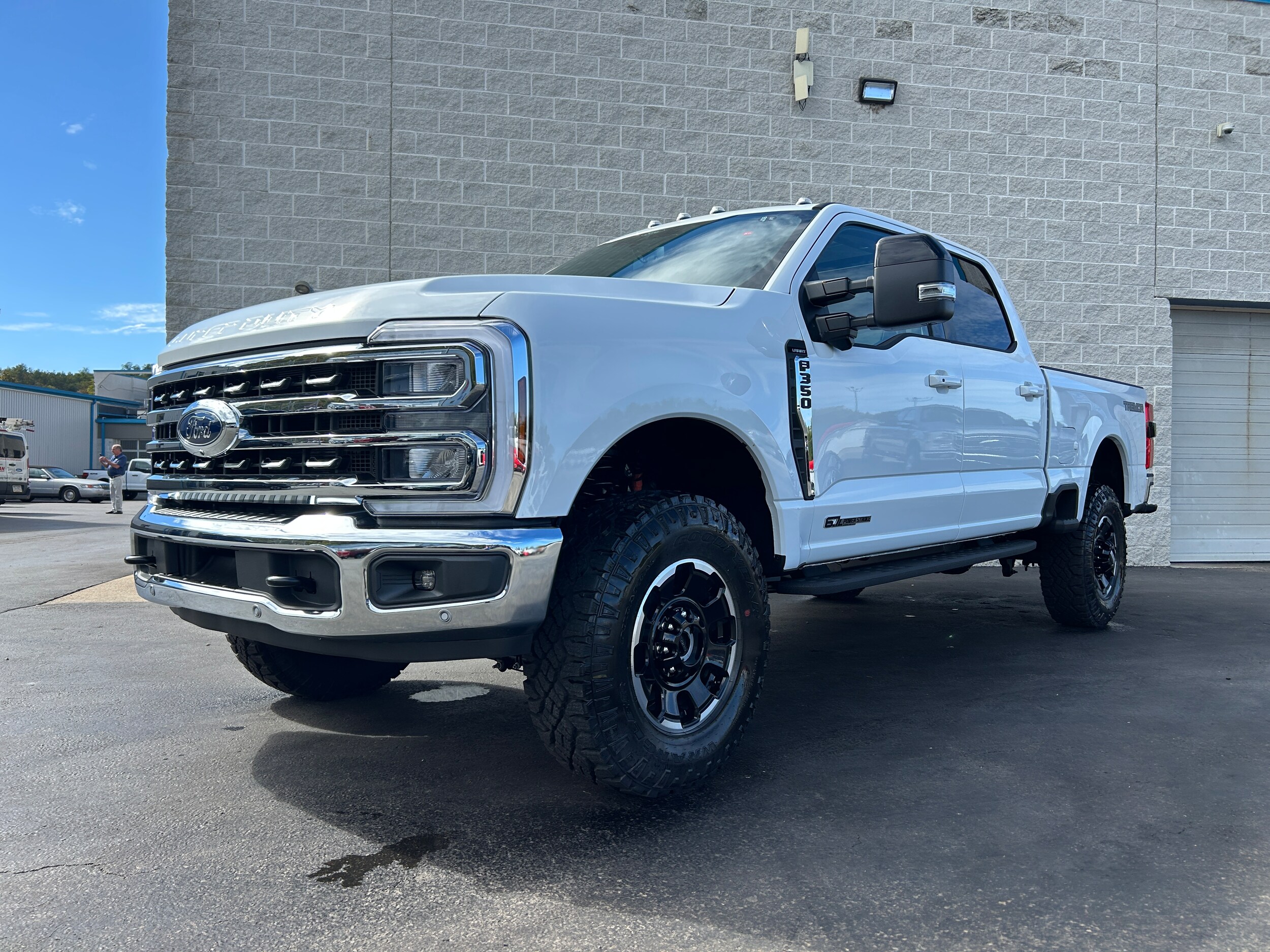 2026 Ford F-350 Lariat photo 4