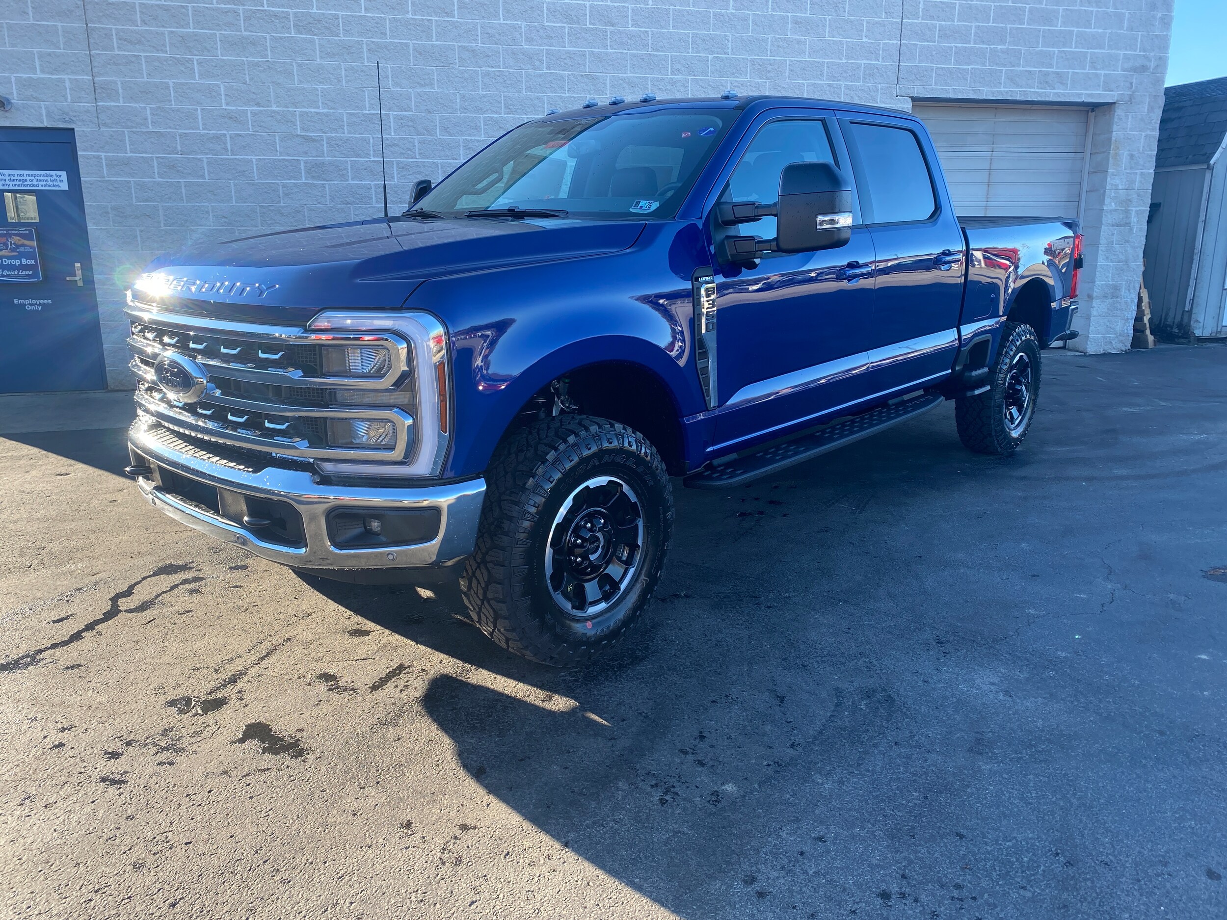 2026 Ford F-350 Lariat photo 2