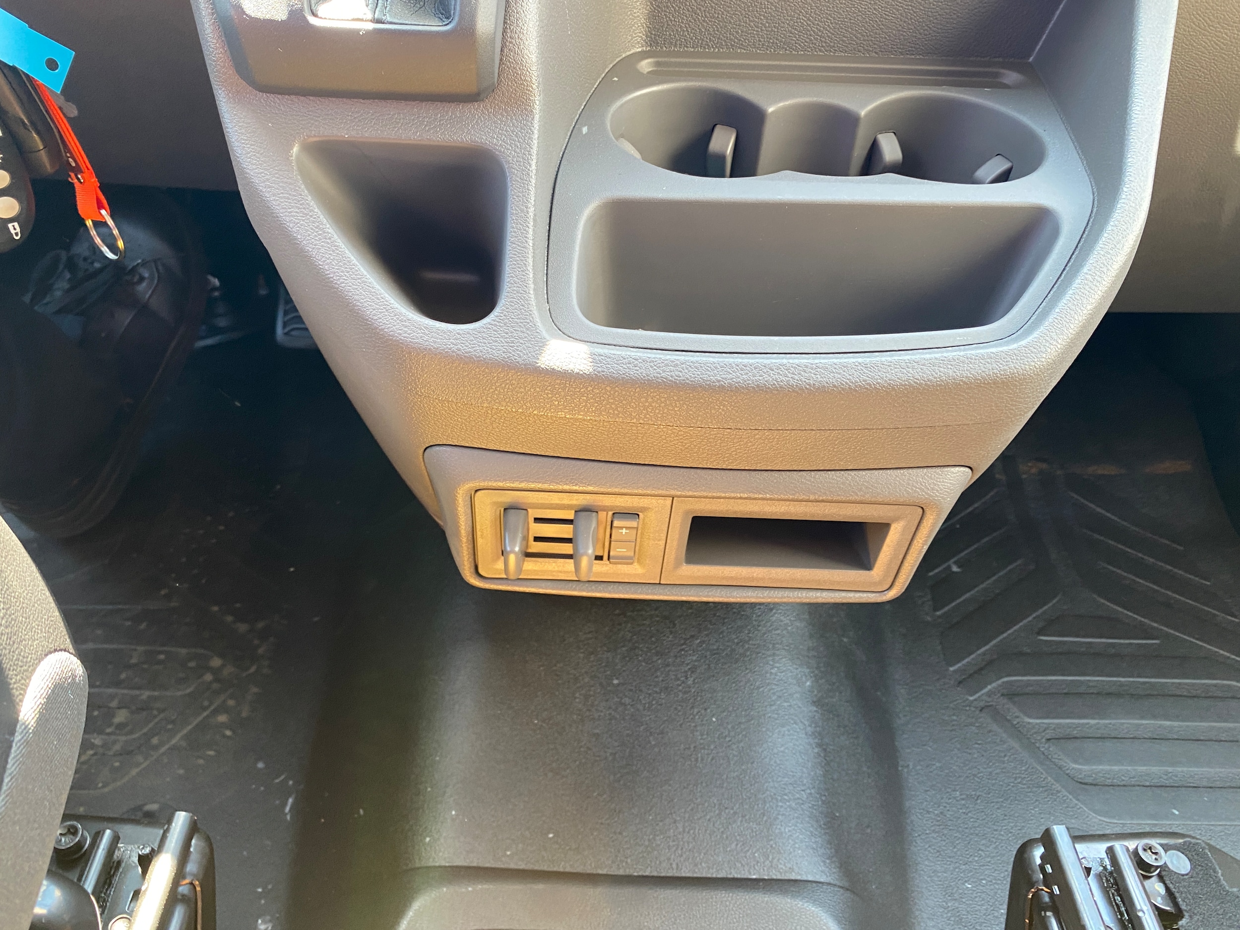 2025 Ford Transit Cutaway Base - Photo 37