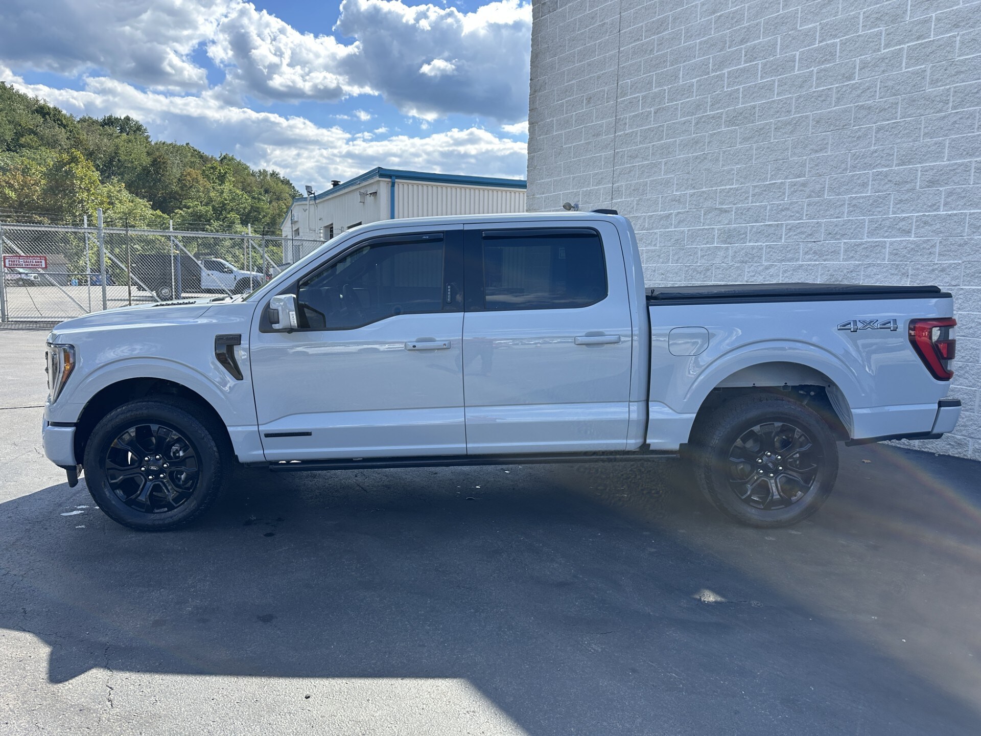 2023 Ford F-150 Lariat photo 4