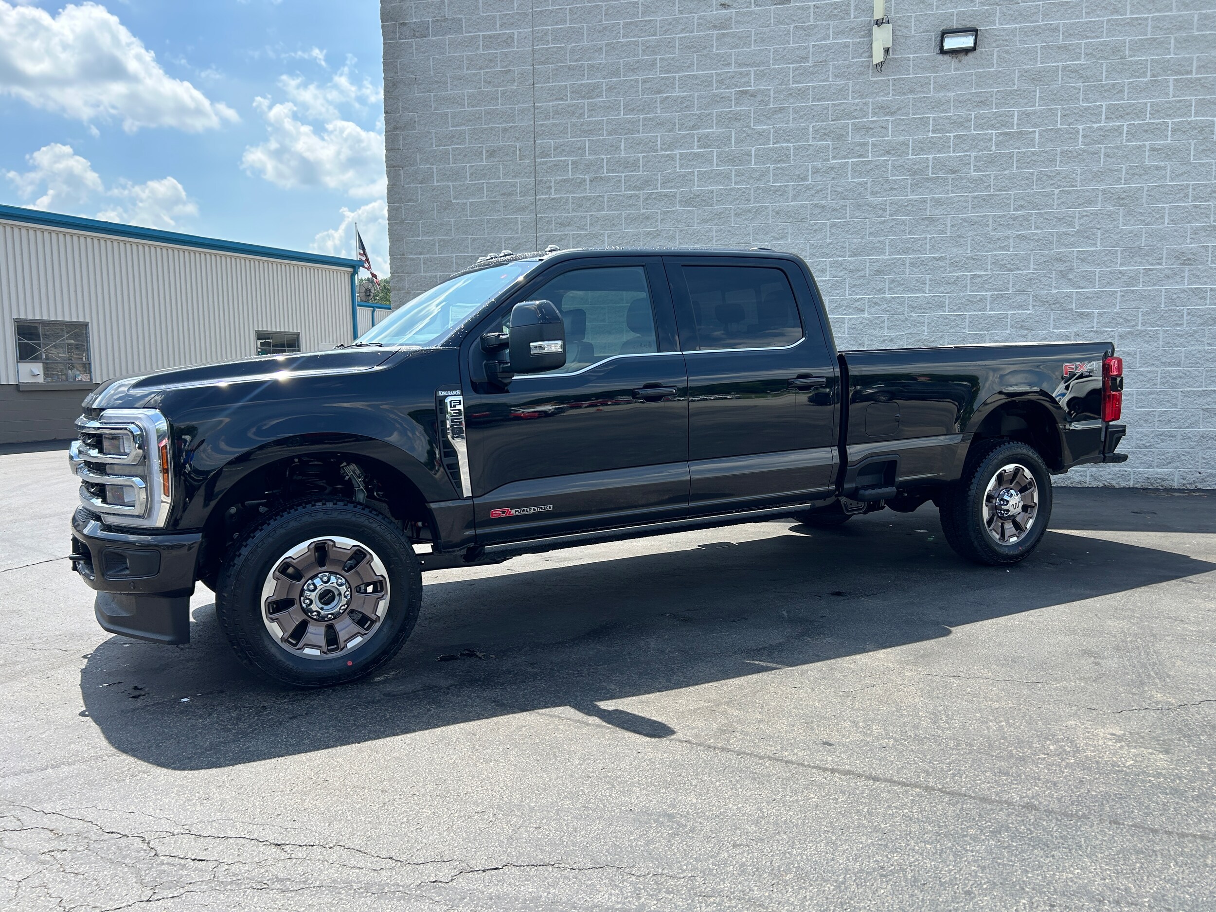 2025 Ford F-350 King Ranch photo 4