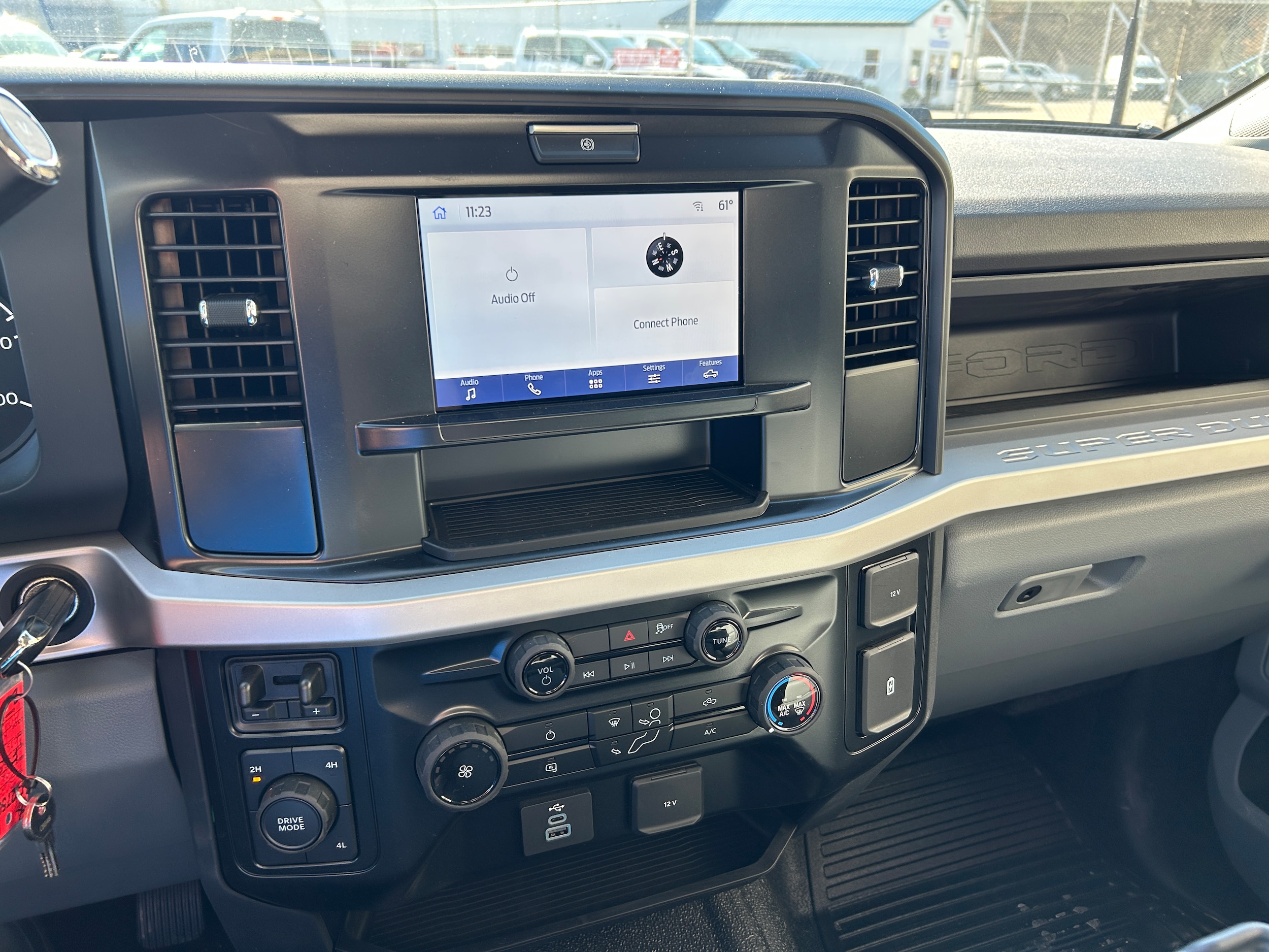 2025 Ford F-550 Super Duty Chassis Cab XL - Photo 24