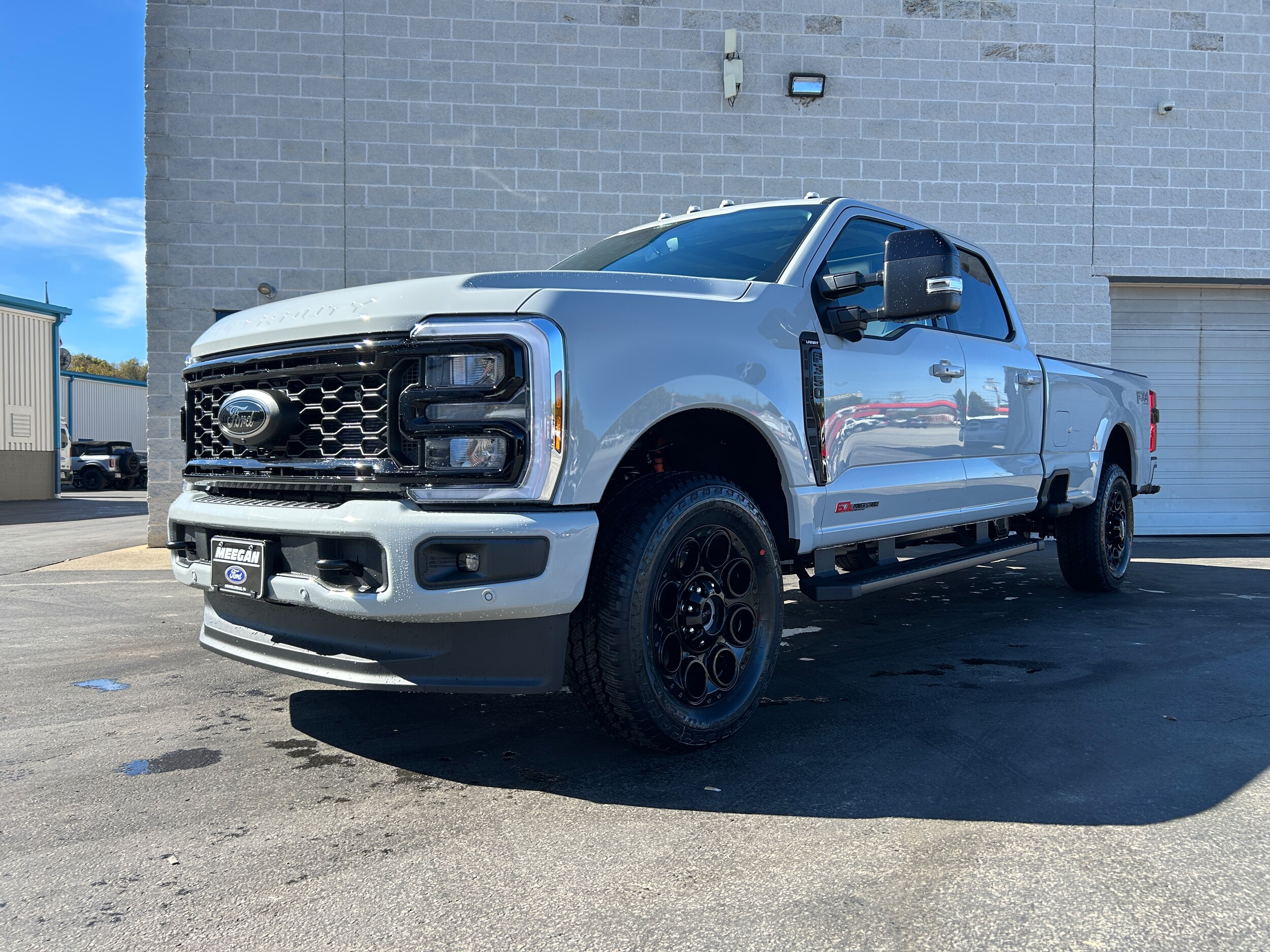 2026 Ford F-350 Lariat photo 3