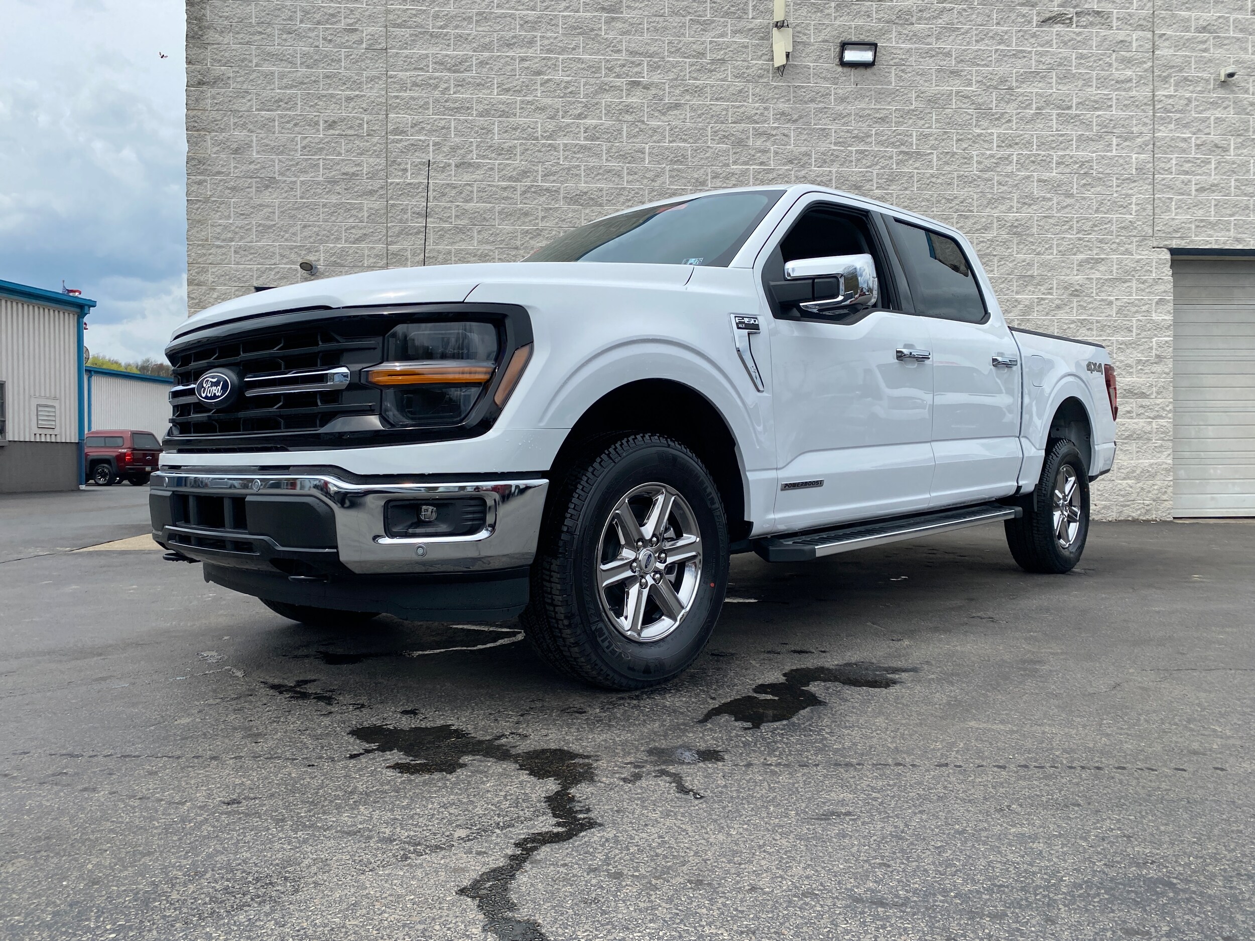 2025 Ford F-150 XLT photo 3
