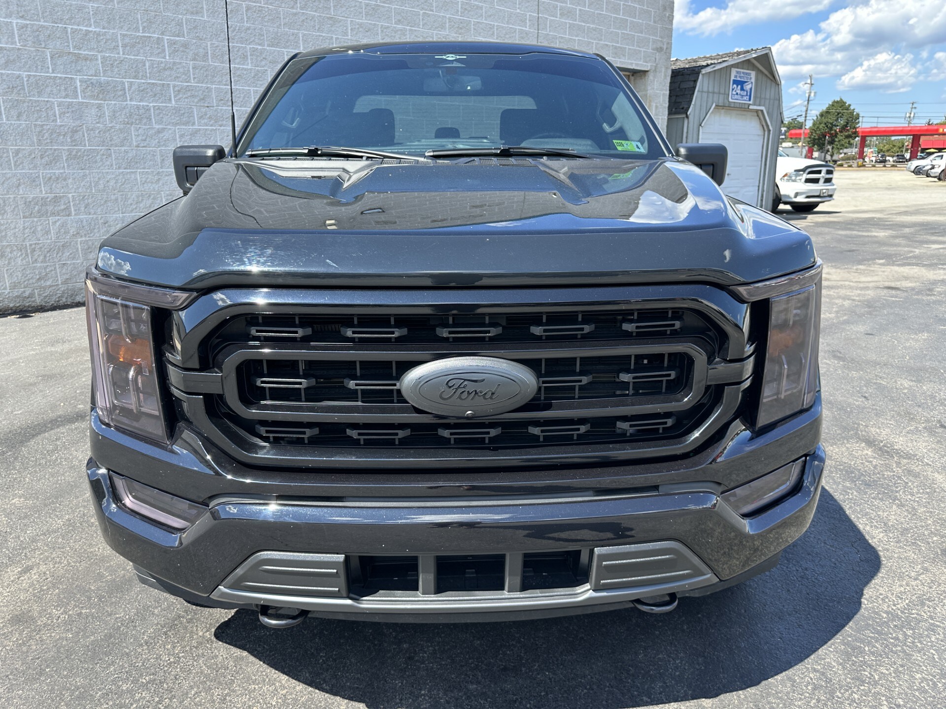 2023 Ford F-150 XLT photo 3