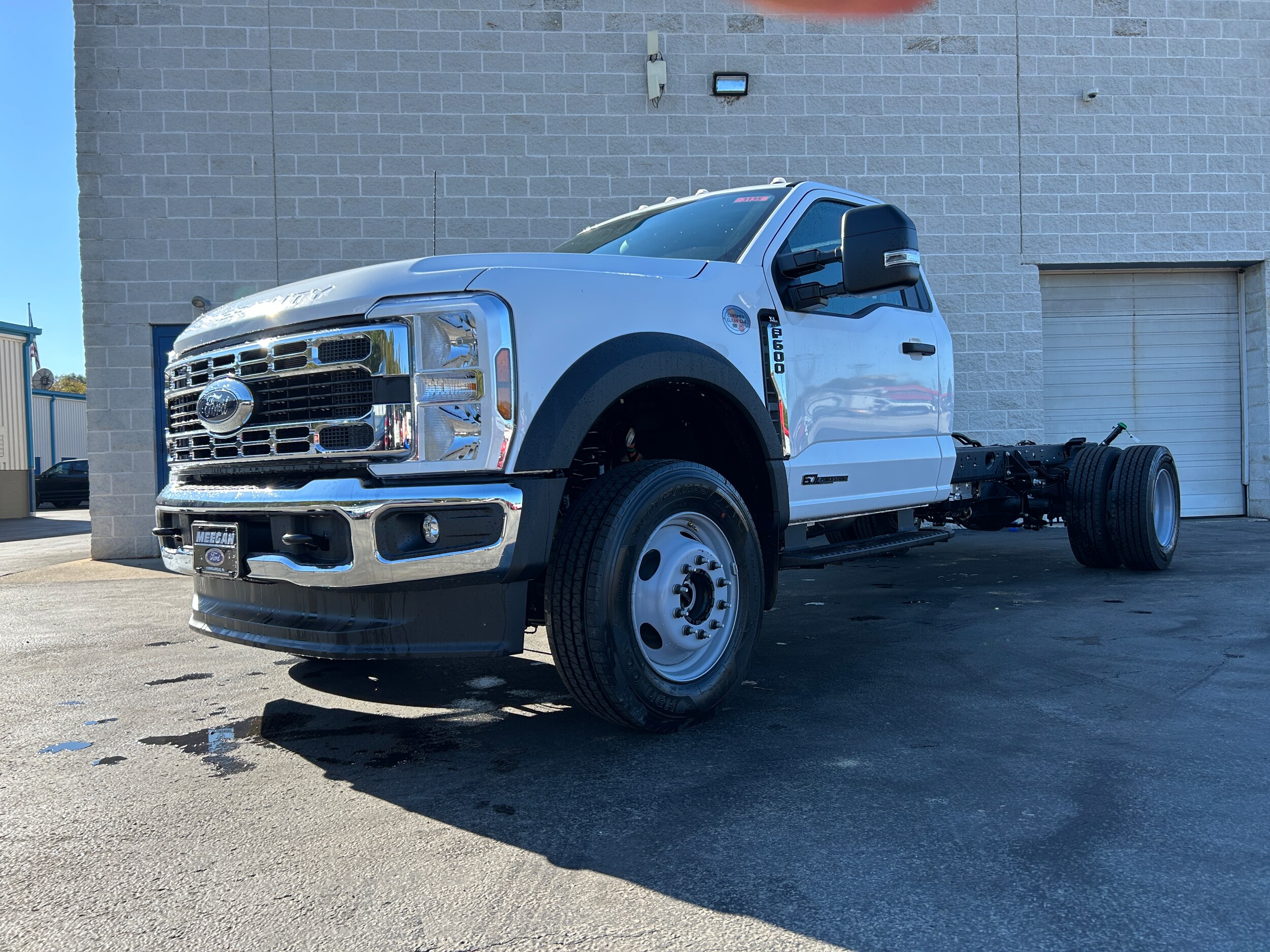 2026 Ford F-600 photo 3