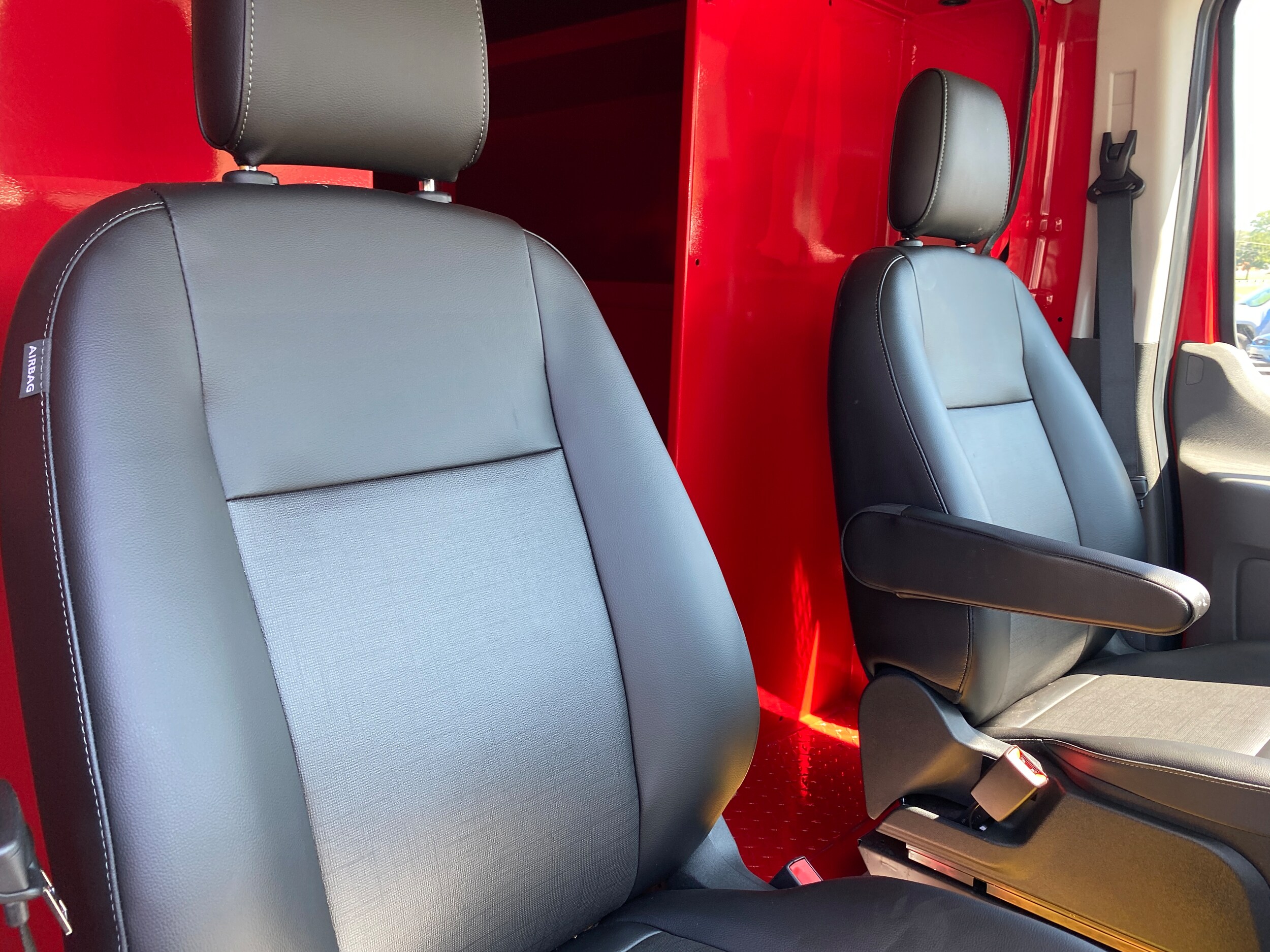 2025 Ford Transit Cutaway Base - Photo 33