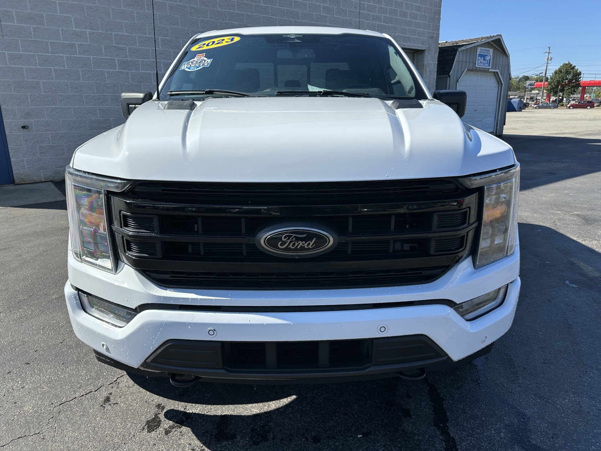 2023 Ford F-150 XLT photo 3
