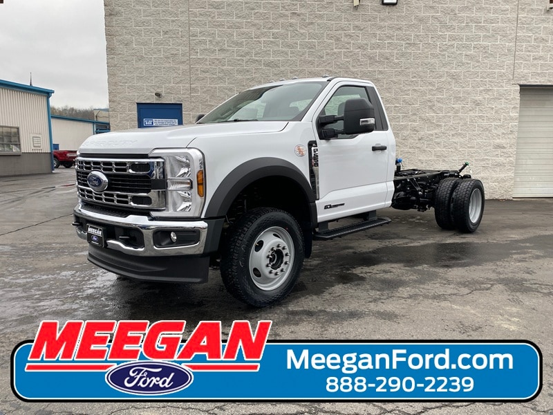 2025 Ford F-550 Super Duty Chassis Cab XL's photo