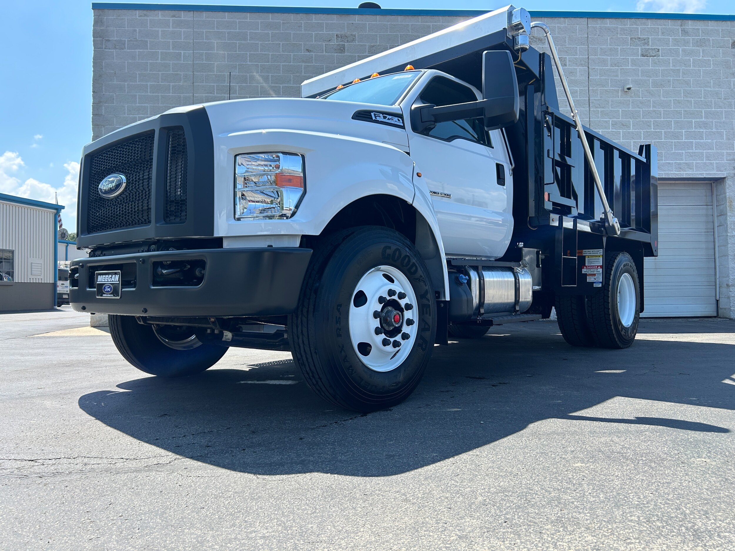 2026 Ford F-750 photo 4