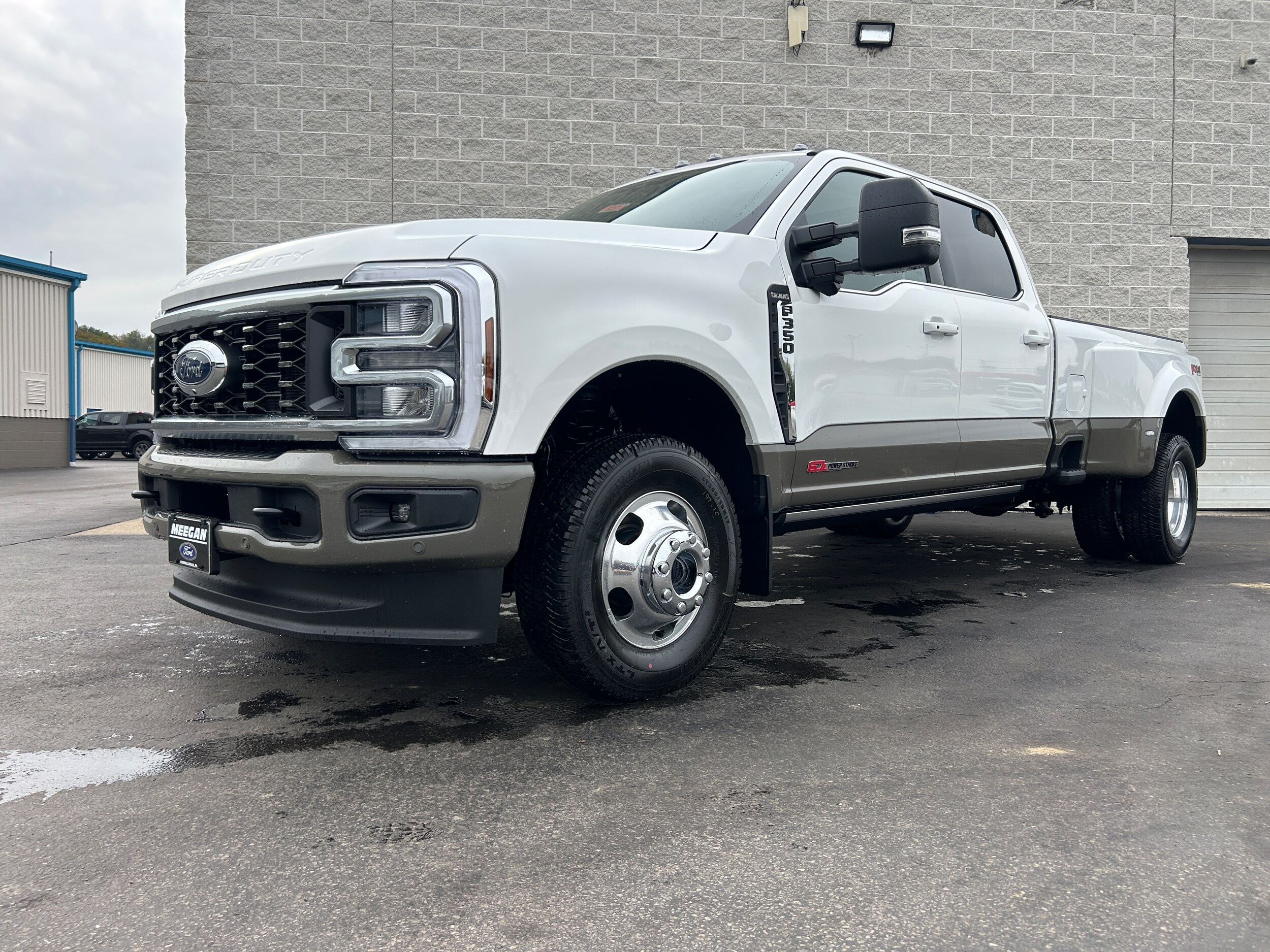 2026 Ford F-350 King Ranch photo 2