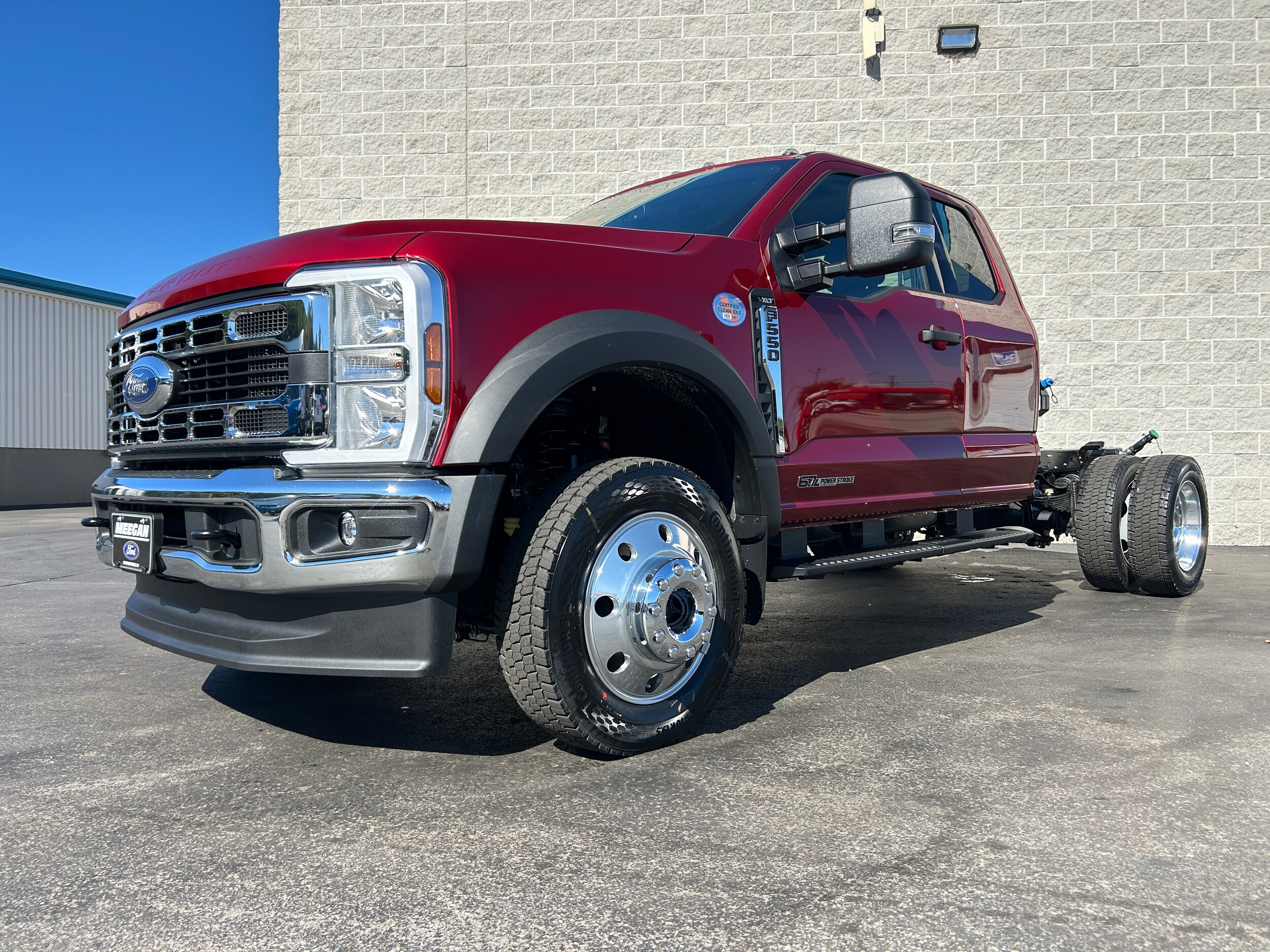 2026 Ford F-550 photo 2