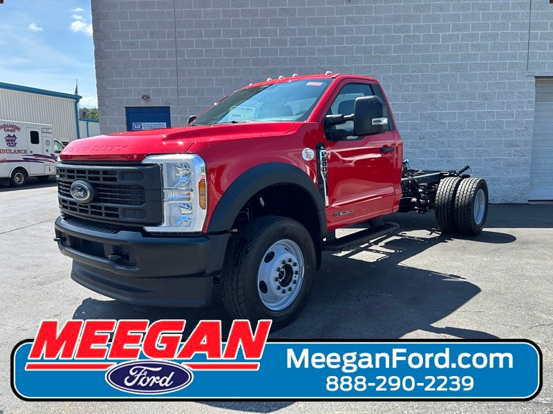 2025 Ford F-600 Super Duty Chassis Cab XL's photo