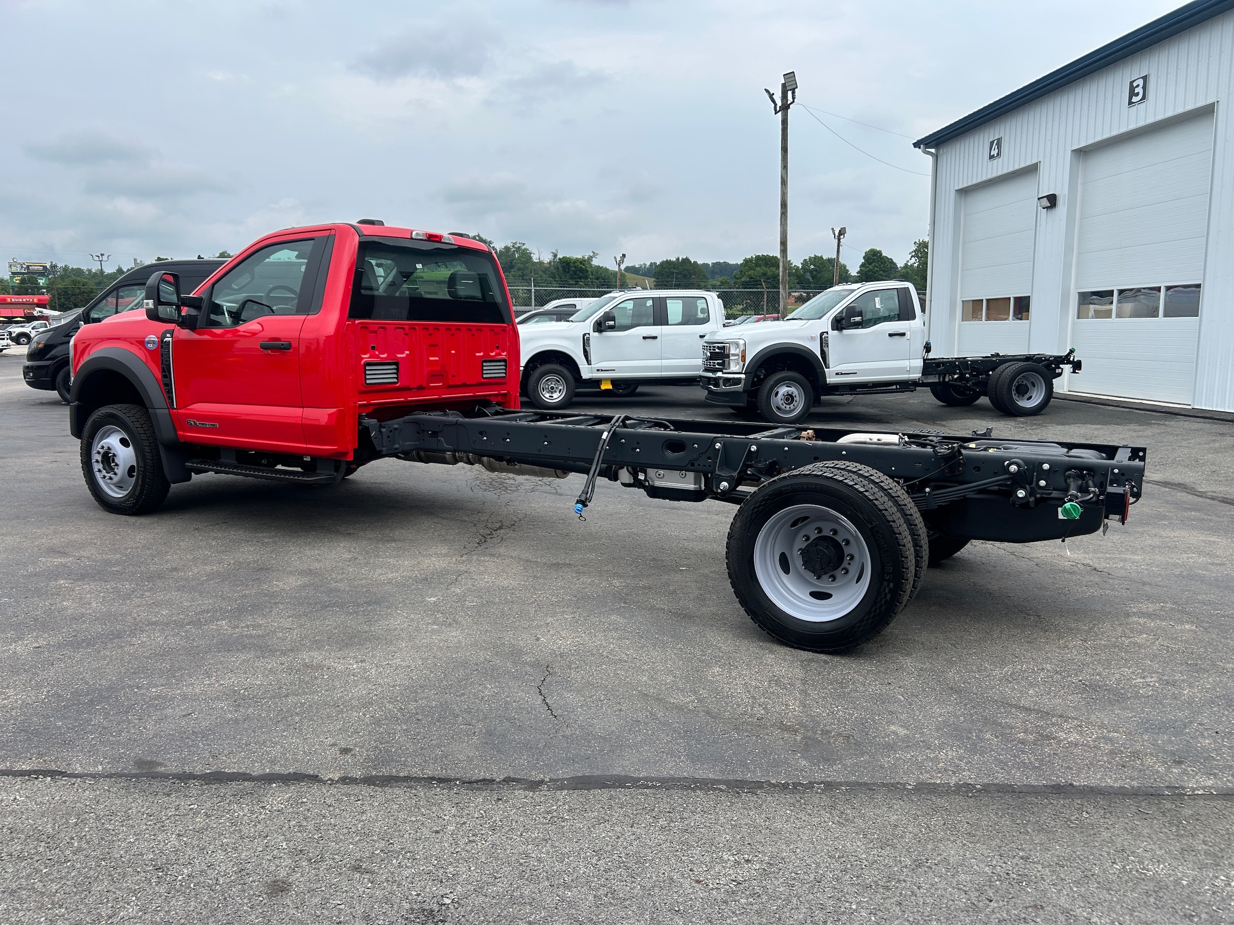 2025 Ford F-550 Super Duty Chassis Cab XL - Photo 7