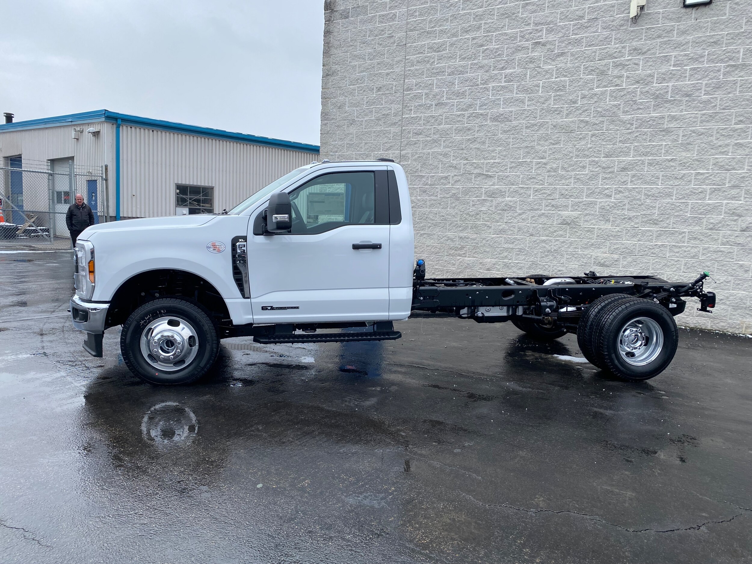 2025 Ford F-350 XL photo 4