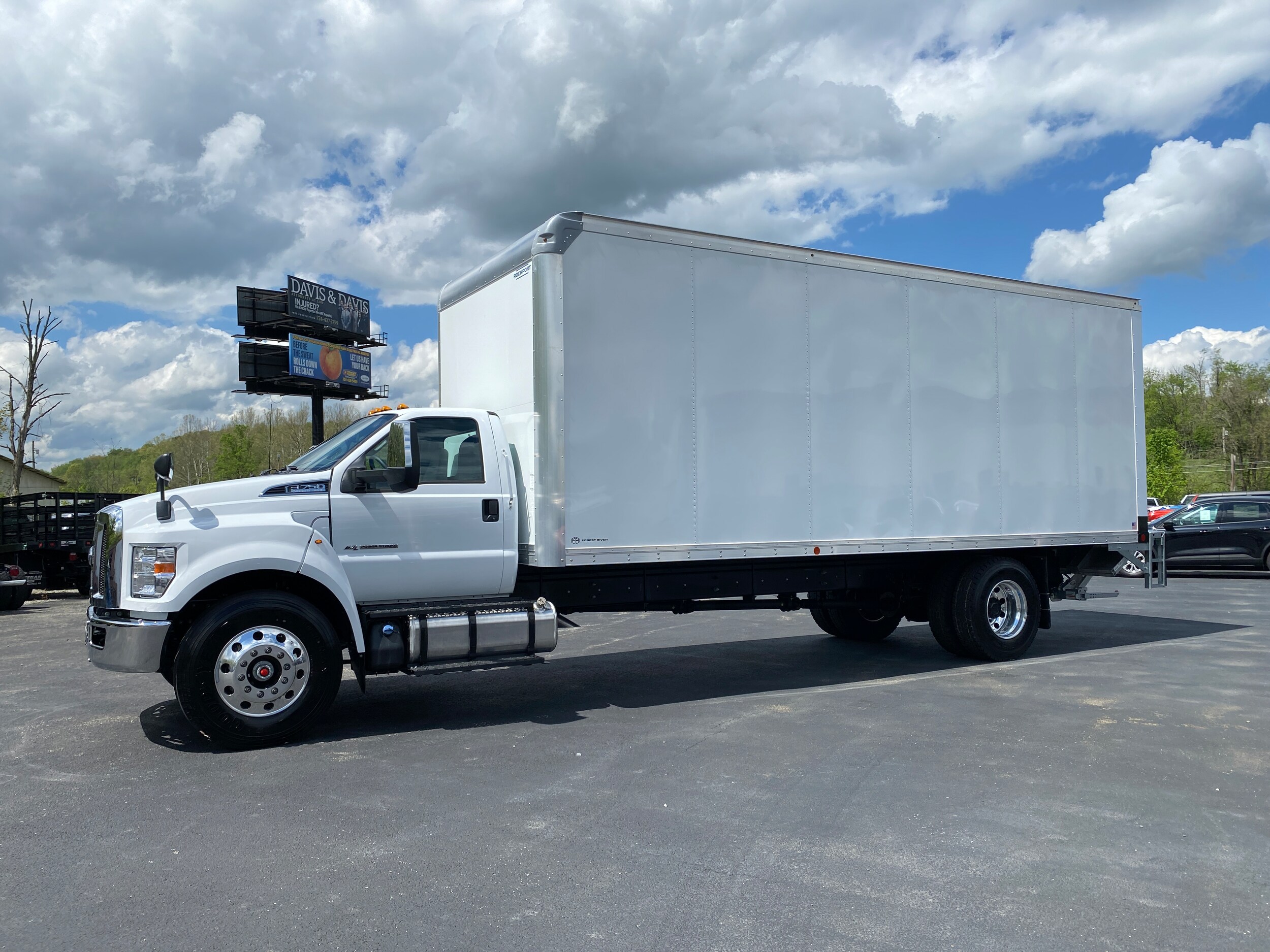 2026 Ford F-750 photo 4