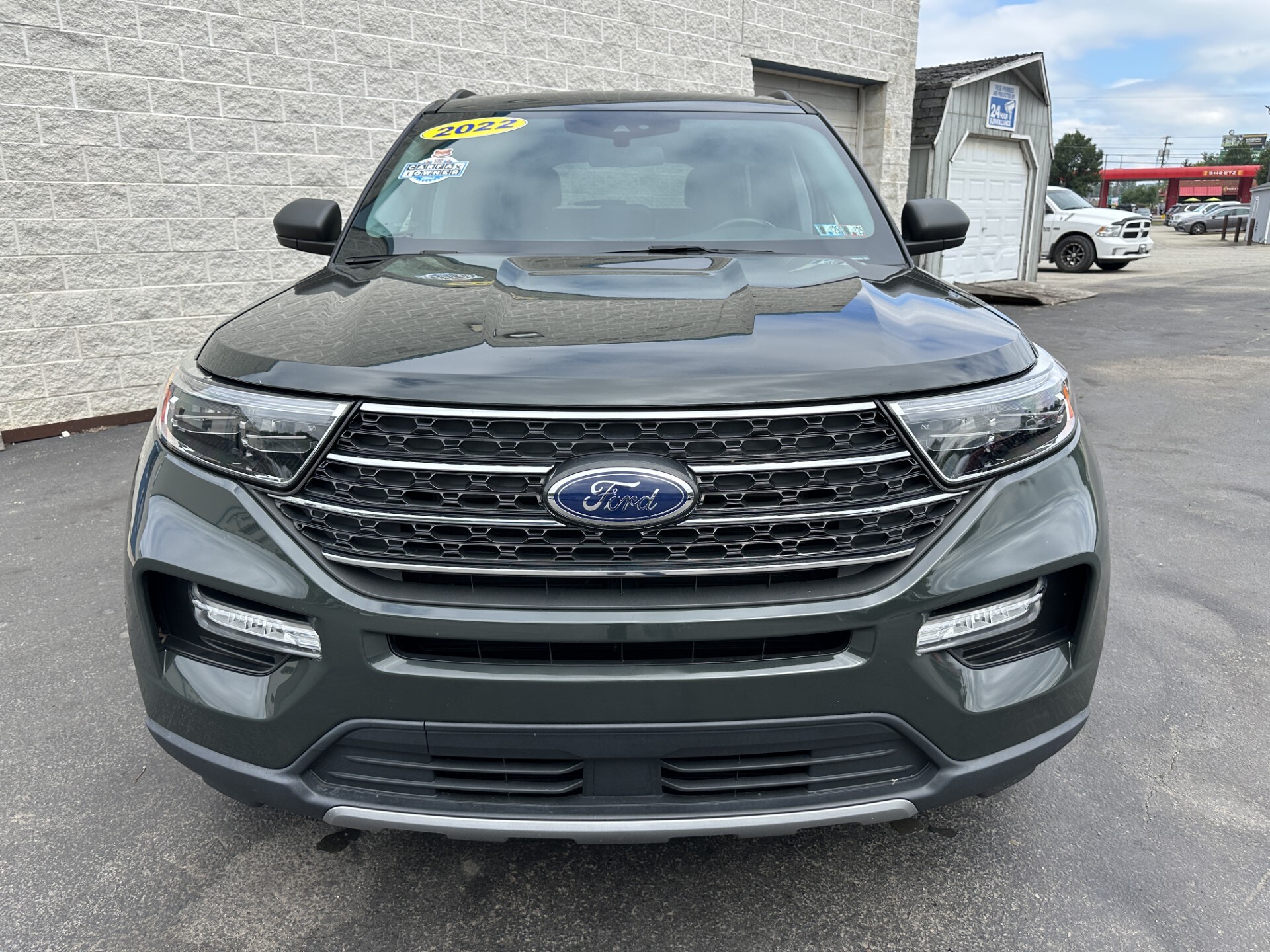 2022 Ford Explorer XLT photo 3