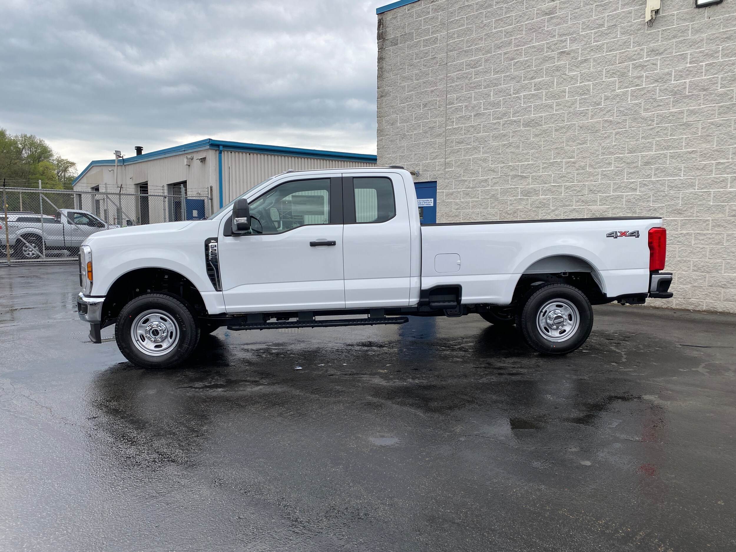 2025 Ford F-250 XL photo 4