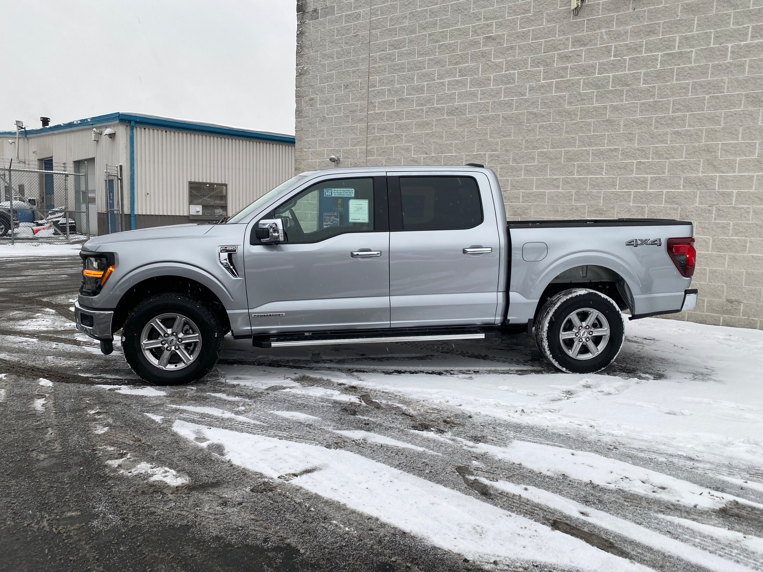 2025 Ford F-150 XLT photo 4